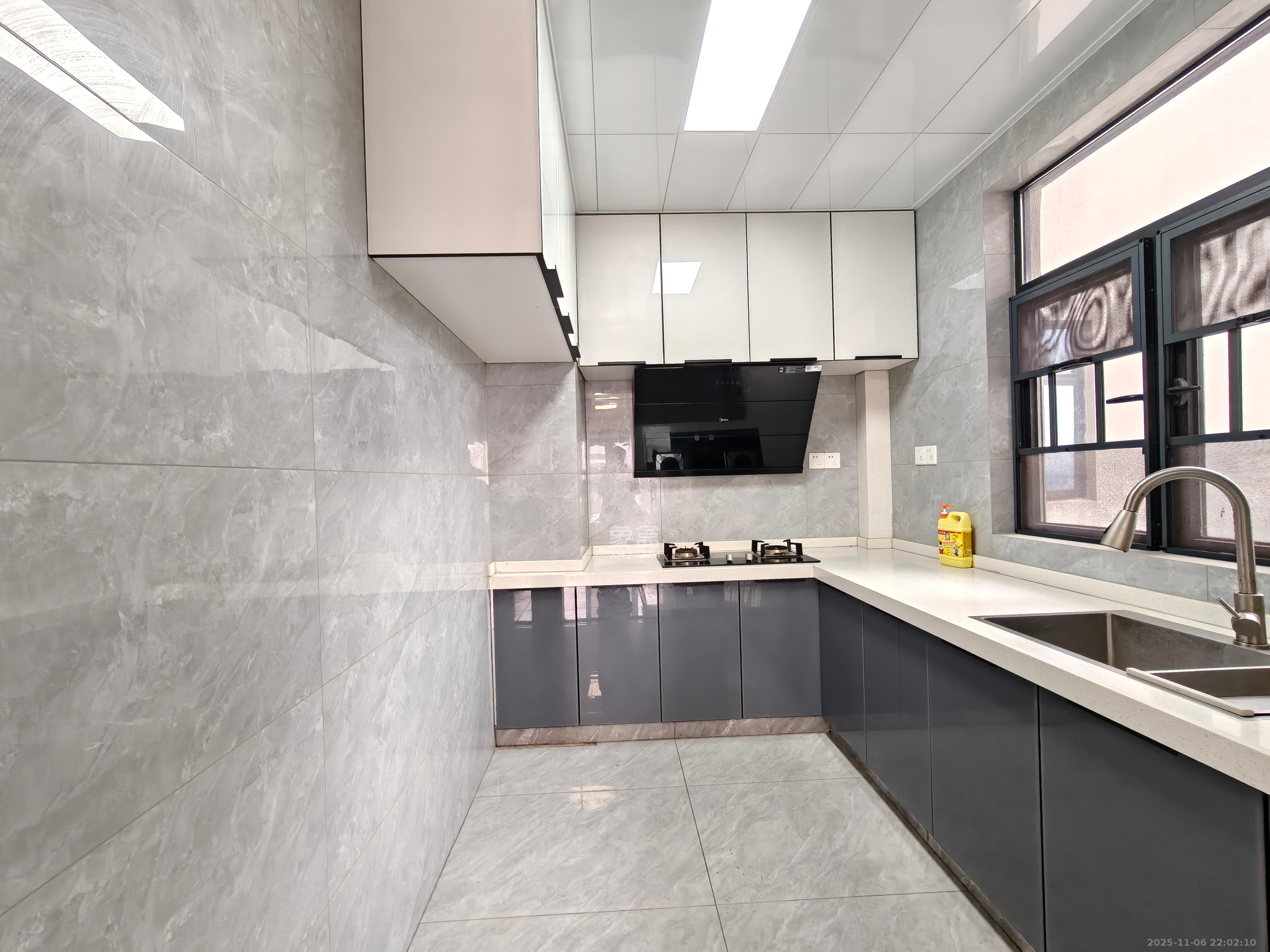 盛地东方芯府  3室2厅2卫    2200.0元/月室内图