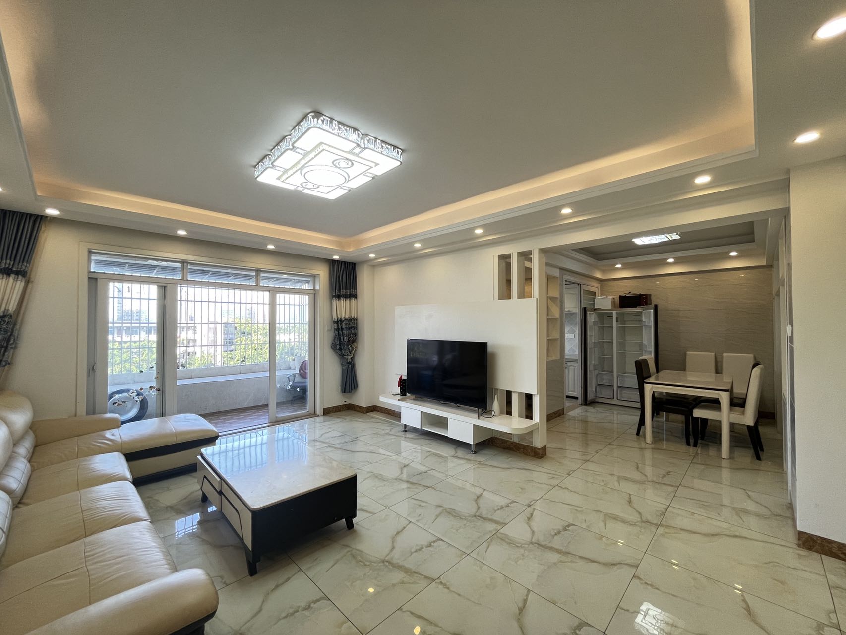 鑫元中公寓  2室2厅1卫    2500.0元/月室内图