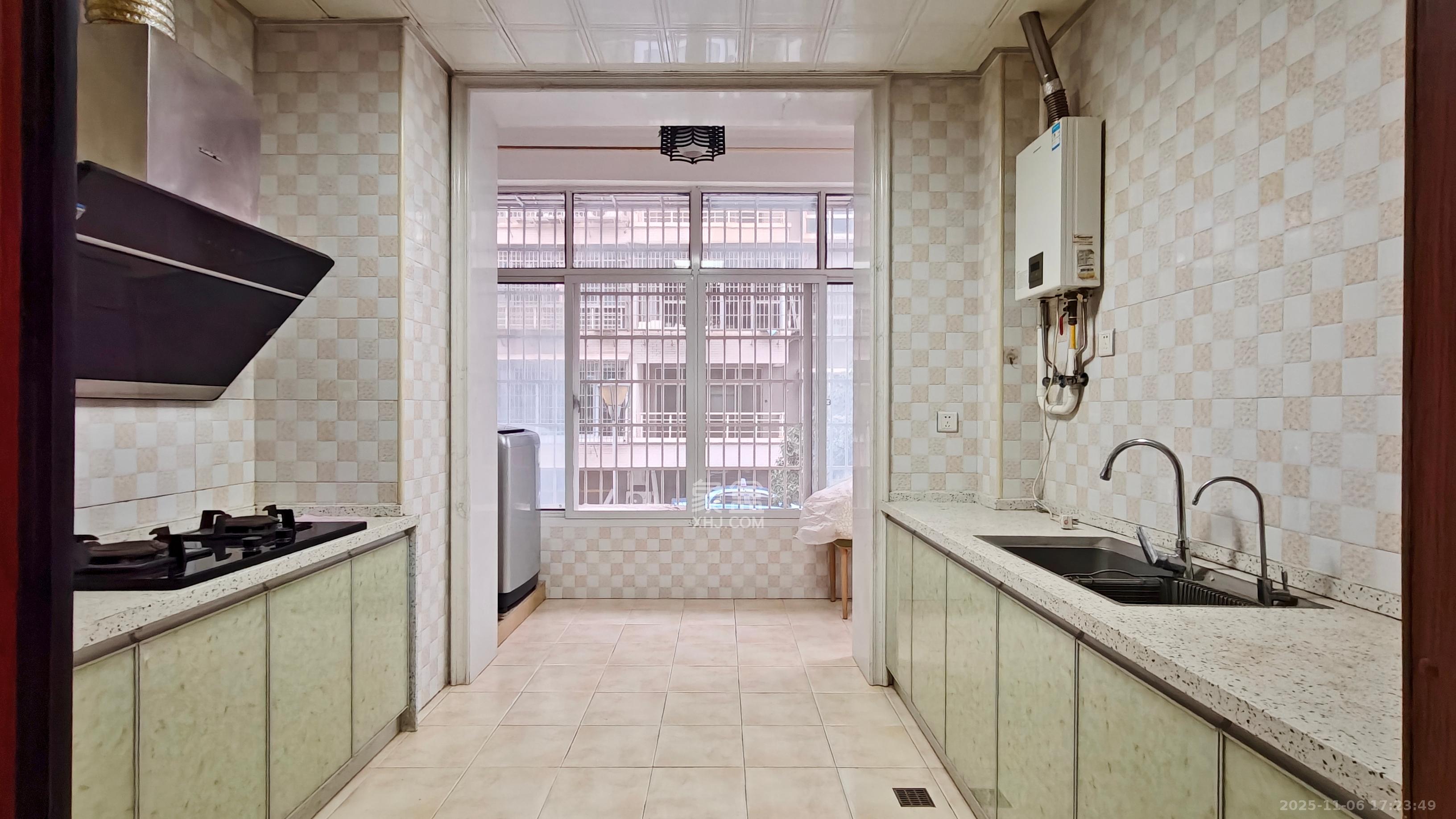 锑都家园  3室2厅2卫    1700.0元/月室内图