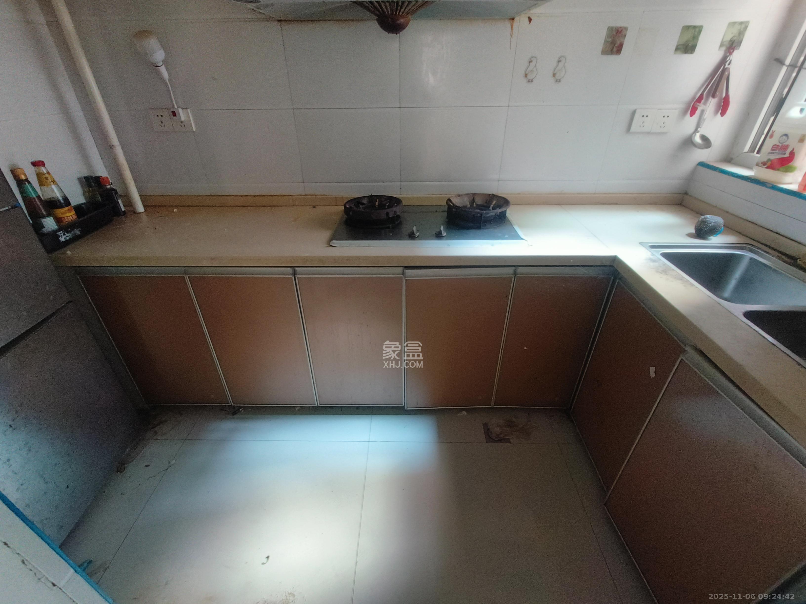 万国城(当代满庭春MOMA)二期 2室2厅1卫 2000.0元/月 万国城(当代满庭春MOMA)二期 2室2厅1卫 2000.0元/月室内图