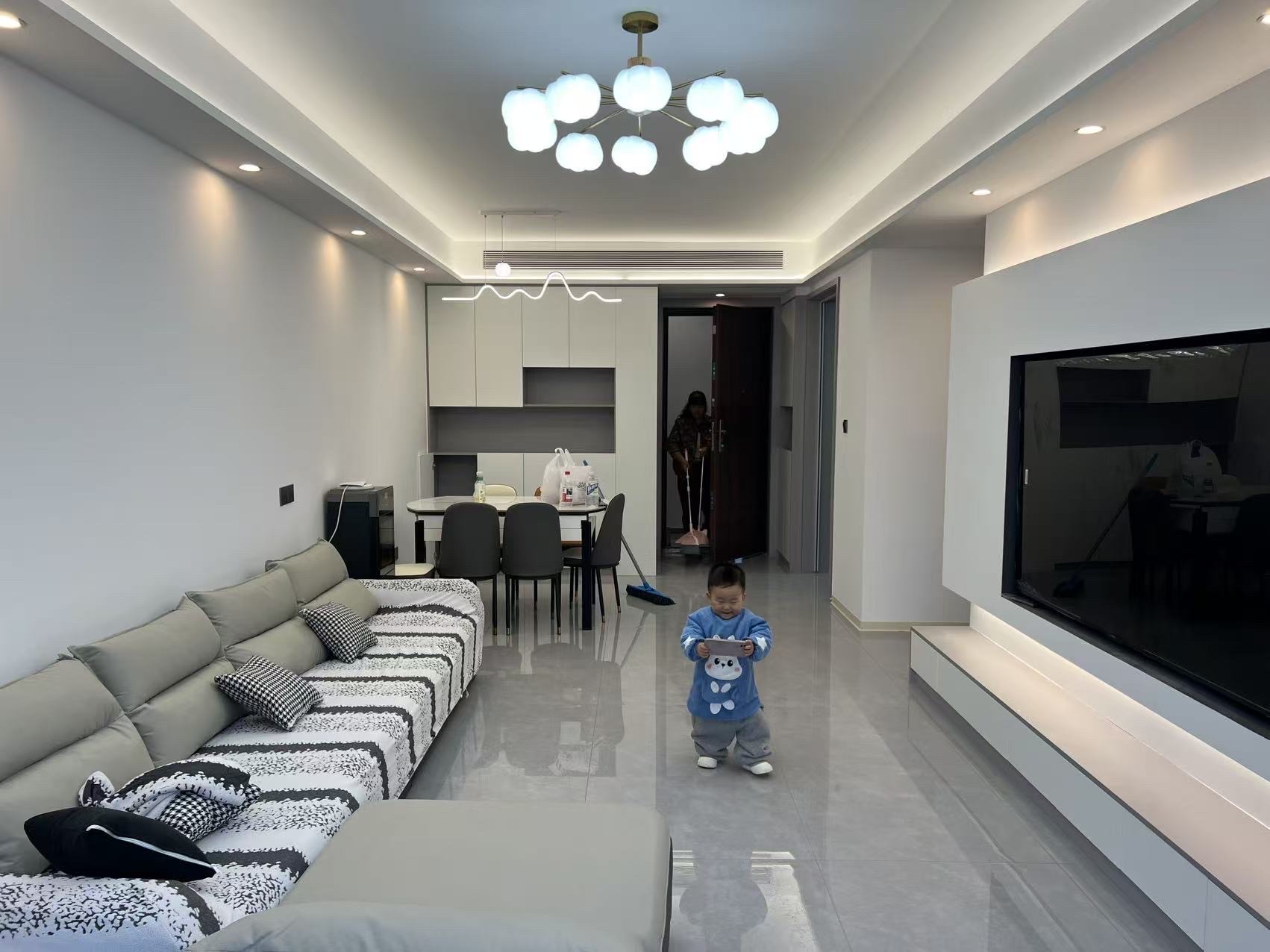 荣盛花语书苑  3室2厅1卫    2083.0元/月