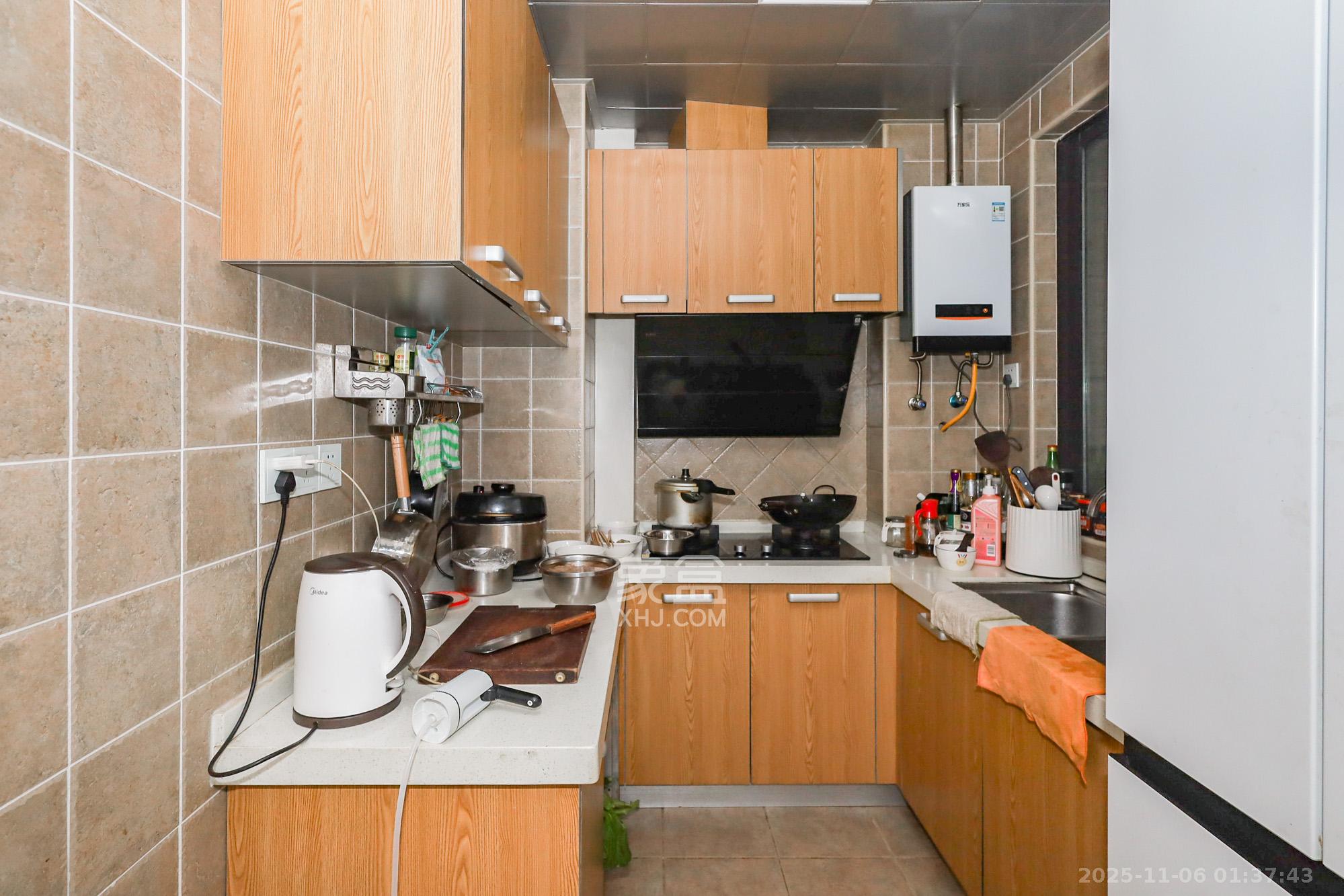 钰龙天下二期(钰龙佳园) 3室2厅1卫 235.0万 钰龙天下二期(钰龙佳园) 3室2厅1卫 235.0万厨房