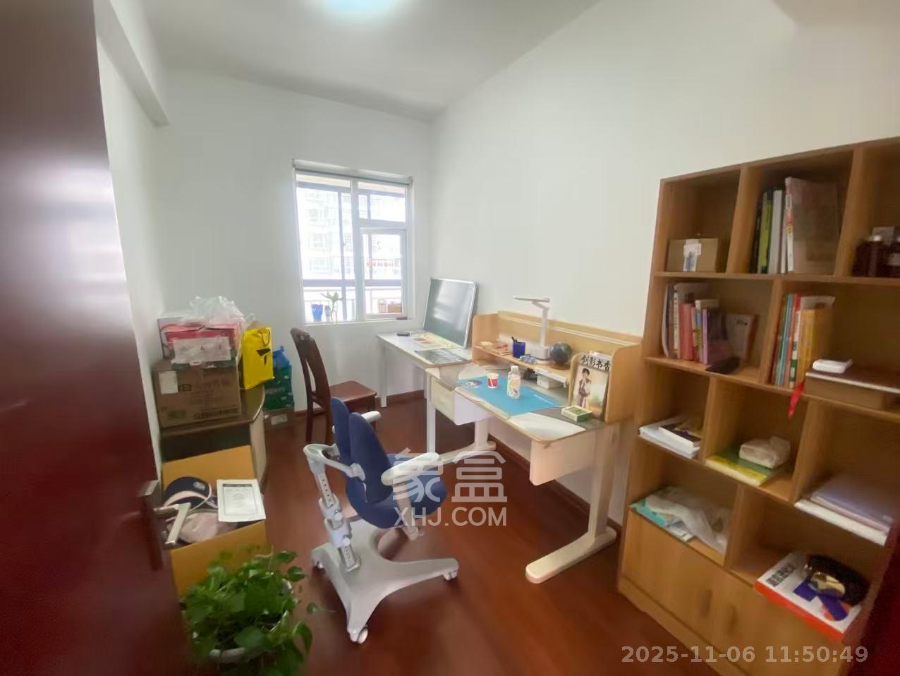 湘瑞嘉园  4室2厅2卫    2500.0元/月室内图