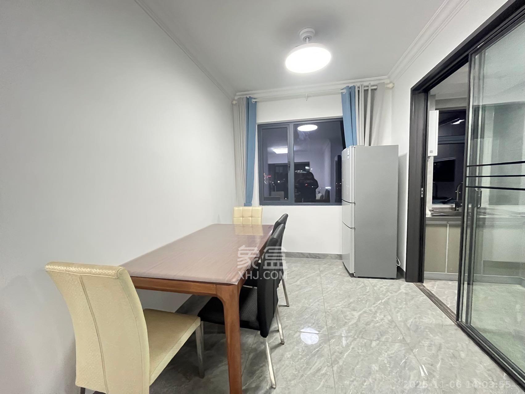 中南红领邦（红星嘉和苑）  3室2厅2卫    2400.0元/月室内图