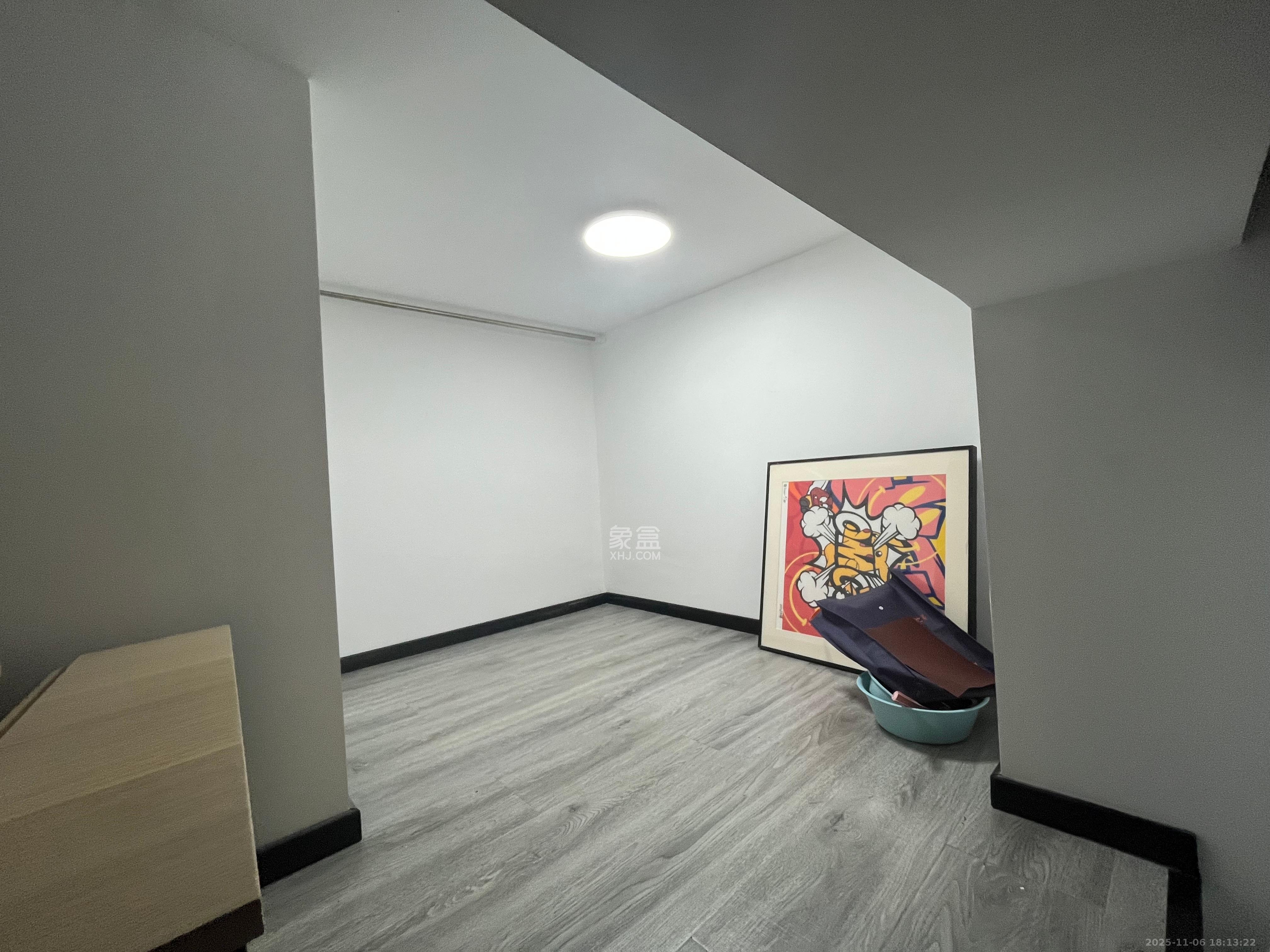 藏珑湖上公馆 2室1厅1卫 2400.0元/月 藏珑湖上公馆 2室1厅1卫 2400.0元/月室内图