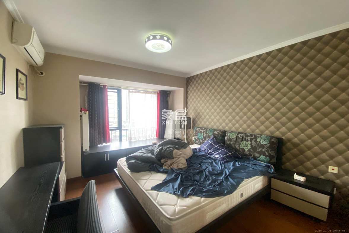 万科金域华府三四期 4室2厅2卫 2900.0元/月 万科金域华府三四期 4室2厅2卫 2900.0元/月室内图