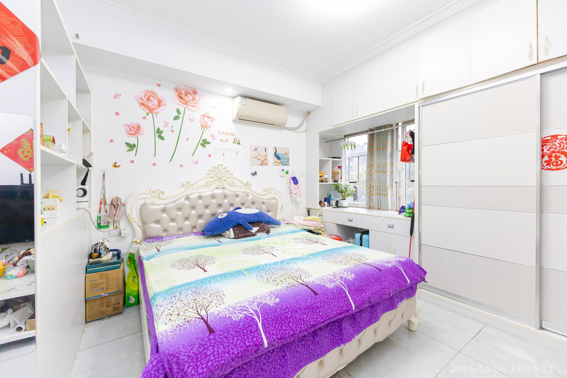 山与墅  1室1厅1卫    31.8万卧室