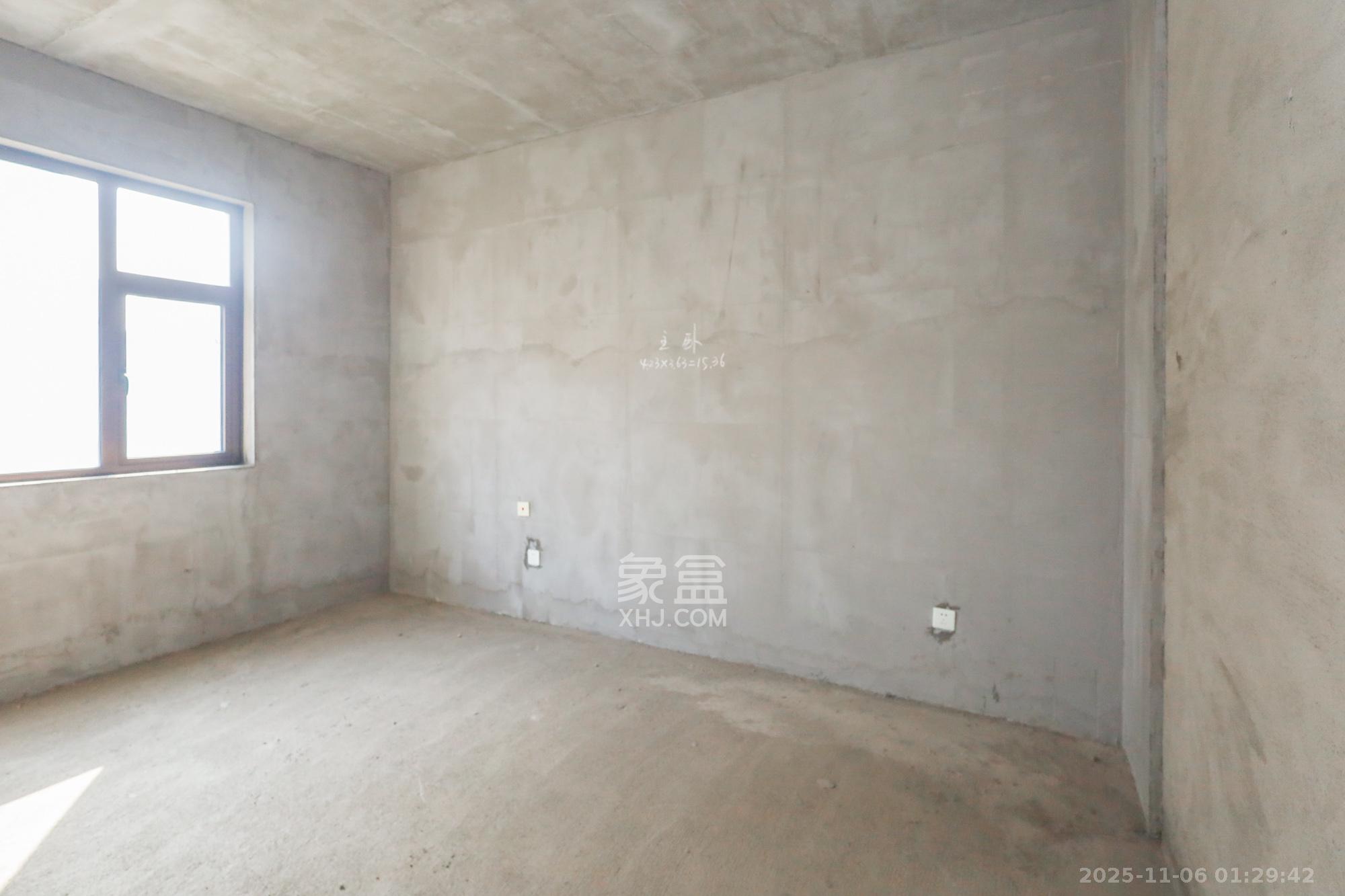 阳光丽城二期 4室2厅2卫 190.0万 阳光丽城二期 4室2厅2卫 190.0万卧室