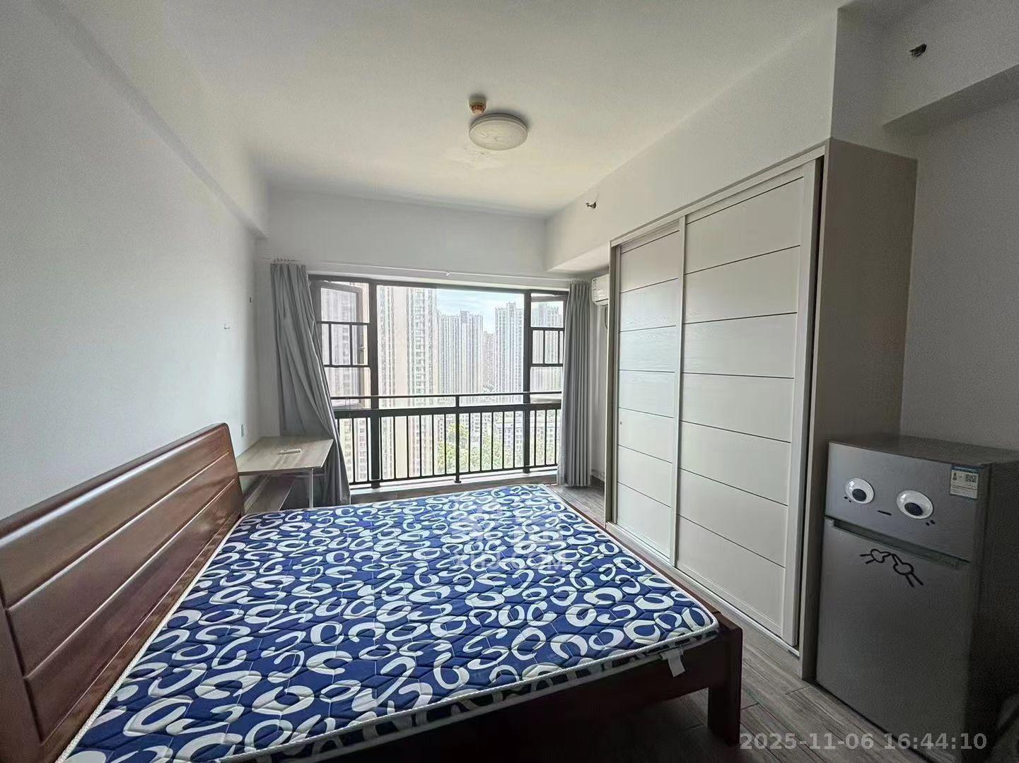 V领寓（岭南家园）  1室1厅1卫    1400.0元/月室内图