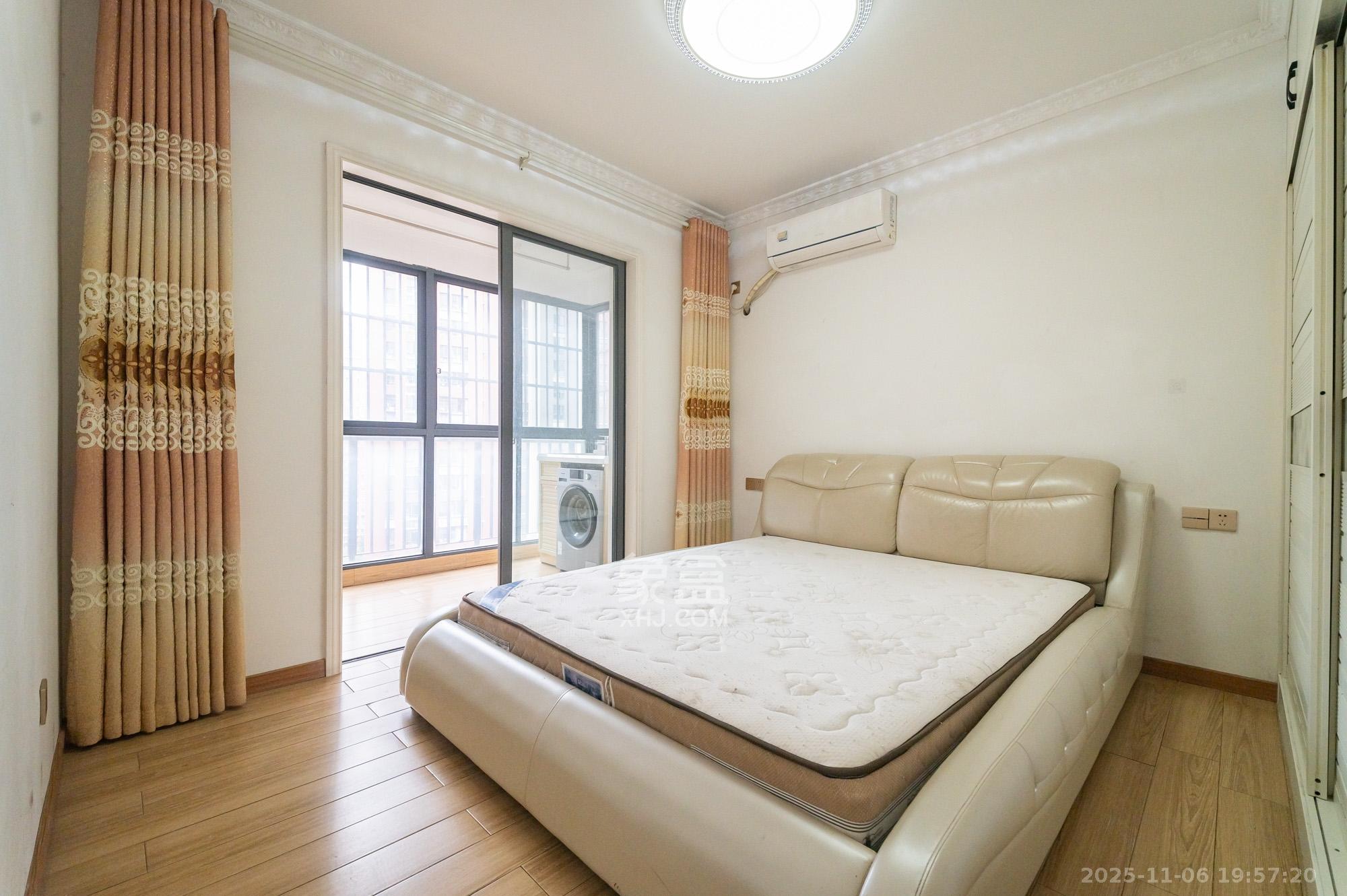 华润凤凰城二期 3室2厅1卫 65.8万 华润凤凰城二期 3室2厅1卫 65.8万卧室