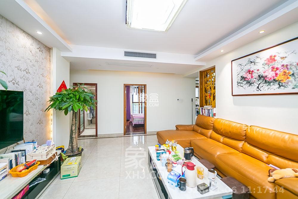 第六都（陆都小区）  4室2厅2卫    4500.0元/月