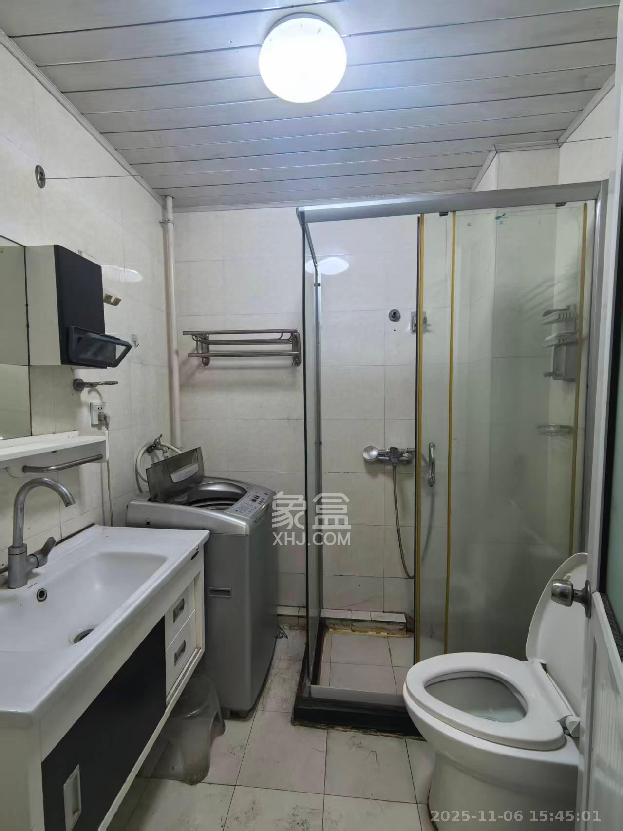 生活艺术城  1室1厅1卫    1300.0元/月室内图