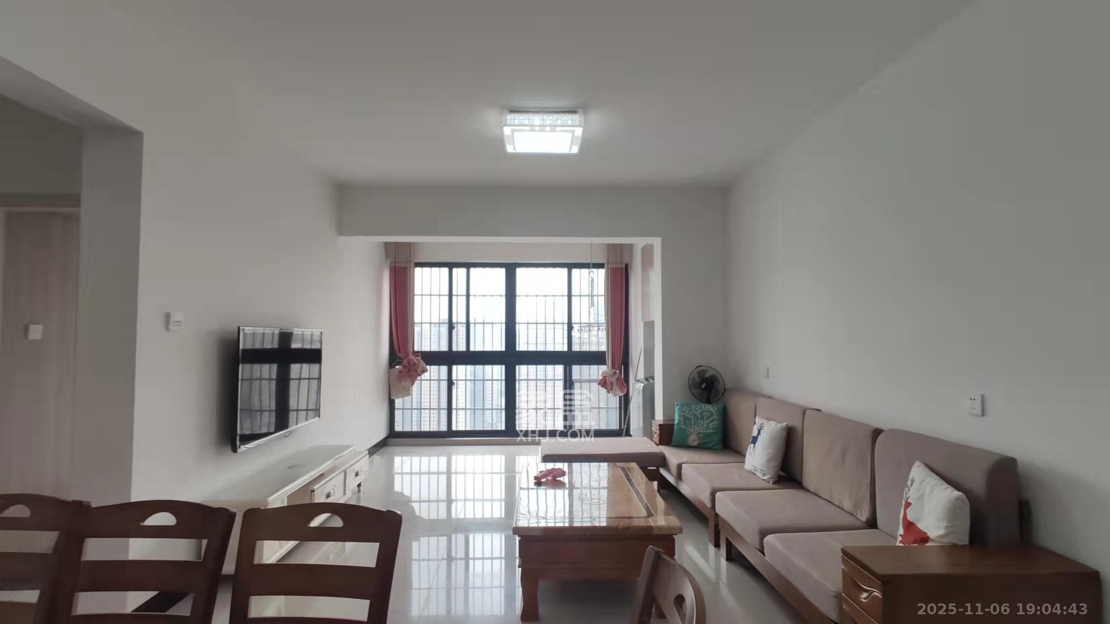 国泰九龙湾  3室2厅1卫    2100.0元/月室内图