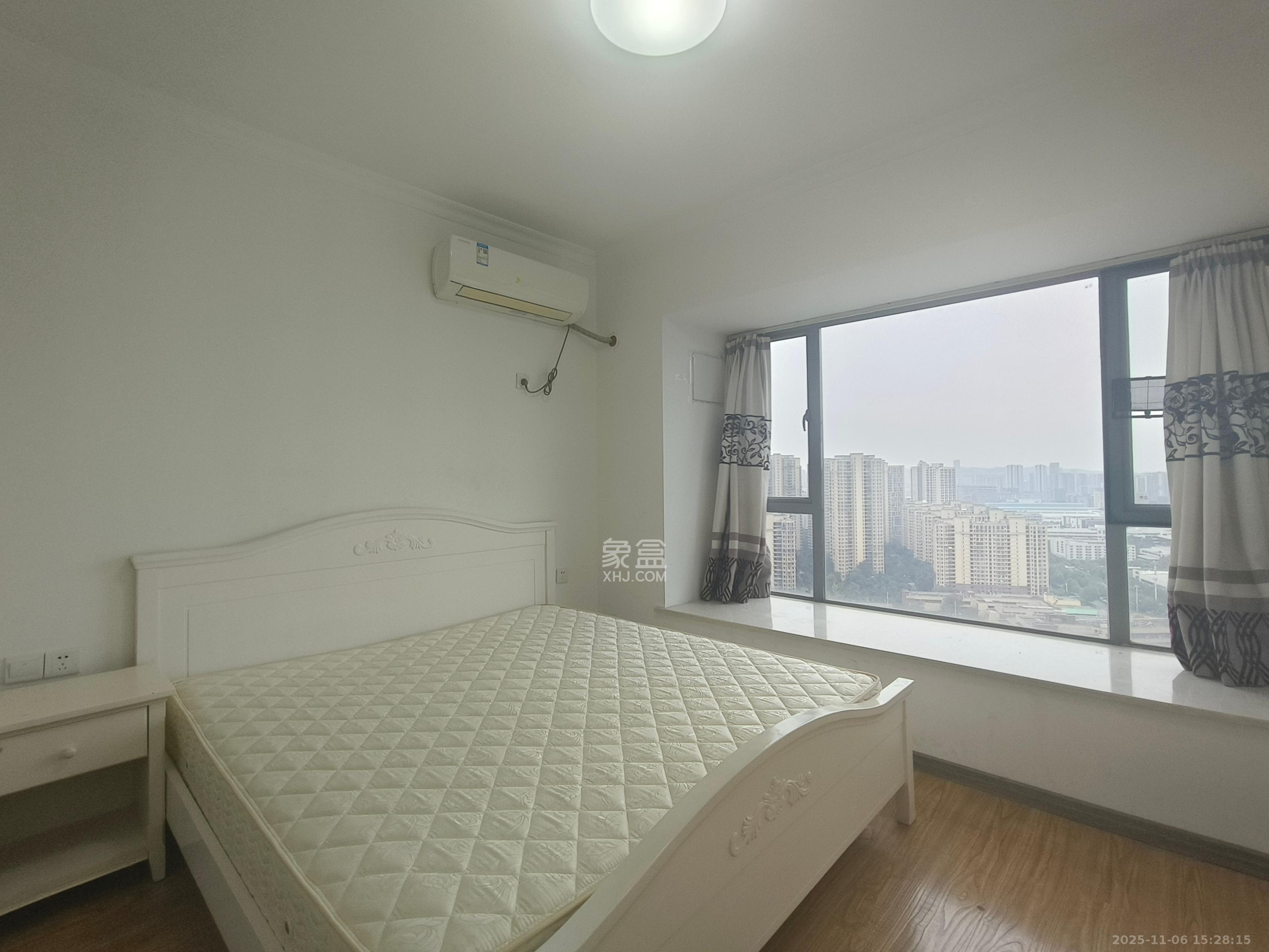 潇湘奥林匹克花园 3室2厅1卫 2400.0元/月 潇湘奥林匹克花园 3室2厅1卫 2400.0元/月室内图