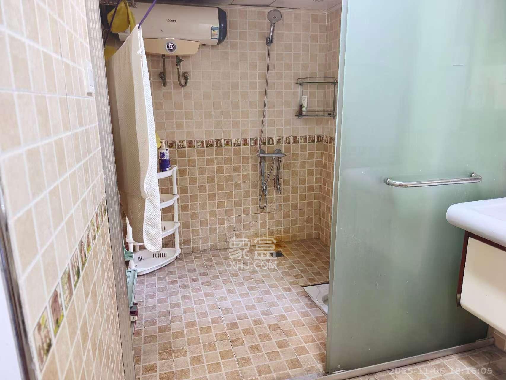 蝴蝶谷 2室2厅1卫 1600.0元/月 蝴蝶谷 2室2厅1卫 1600.0元/月室内图