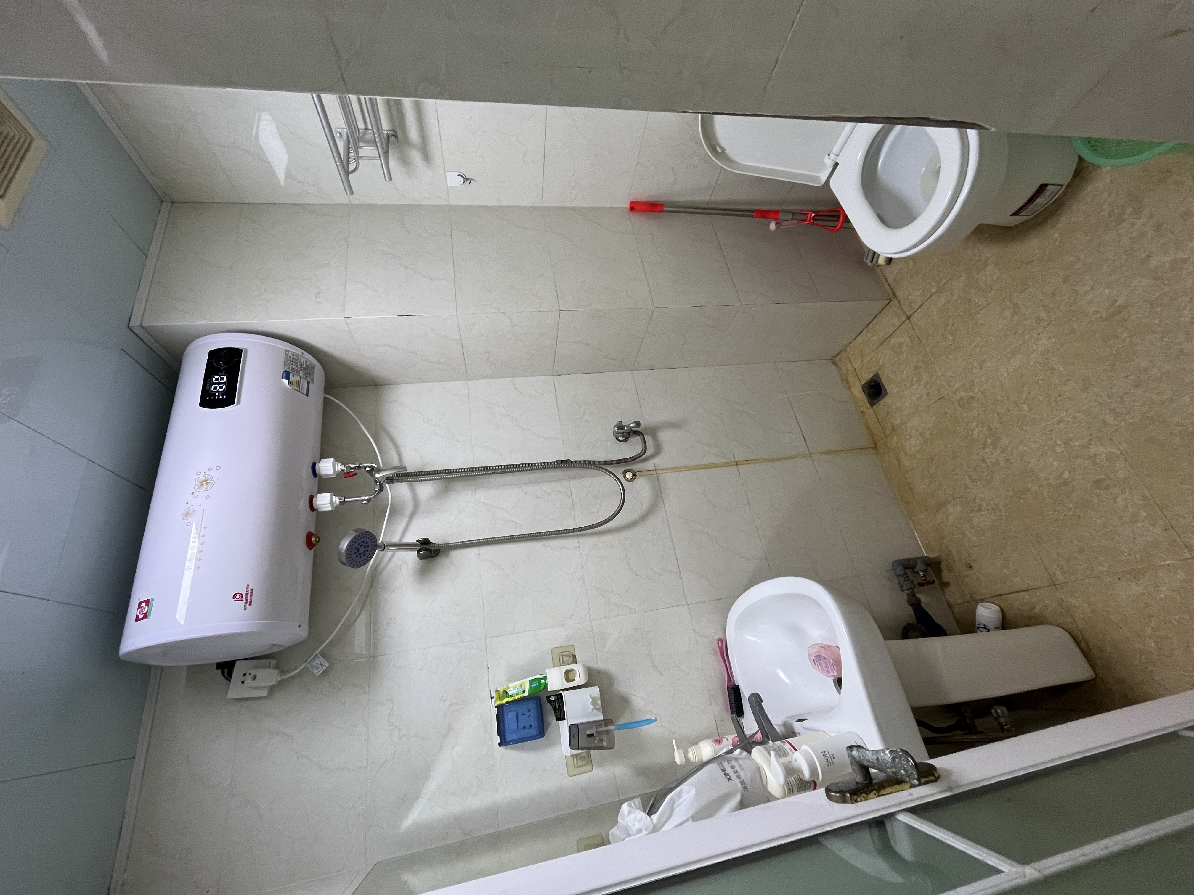 华林广场 1室0厅1卫 1500.0元/月 华林广场 1室0厅1卫 1500.0元/月室内图