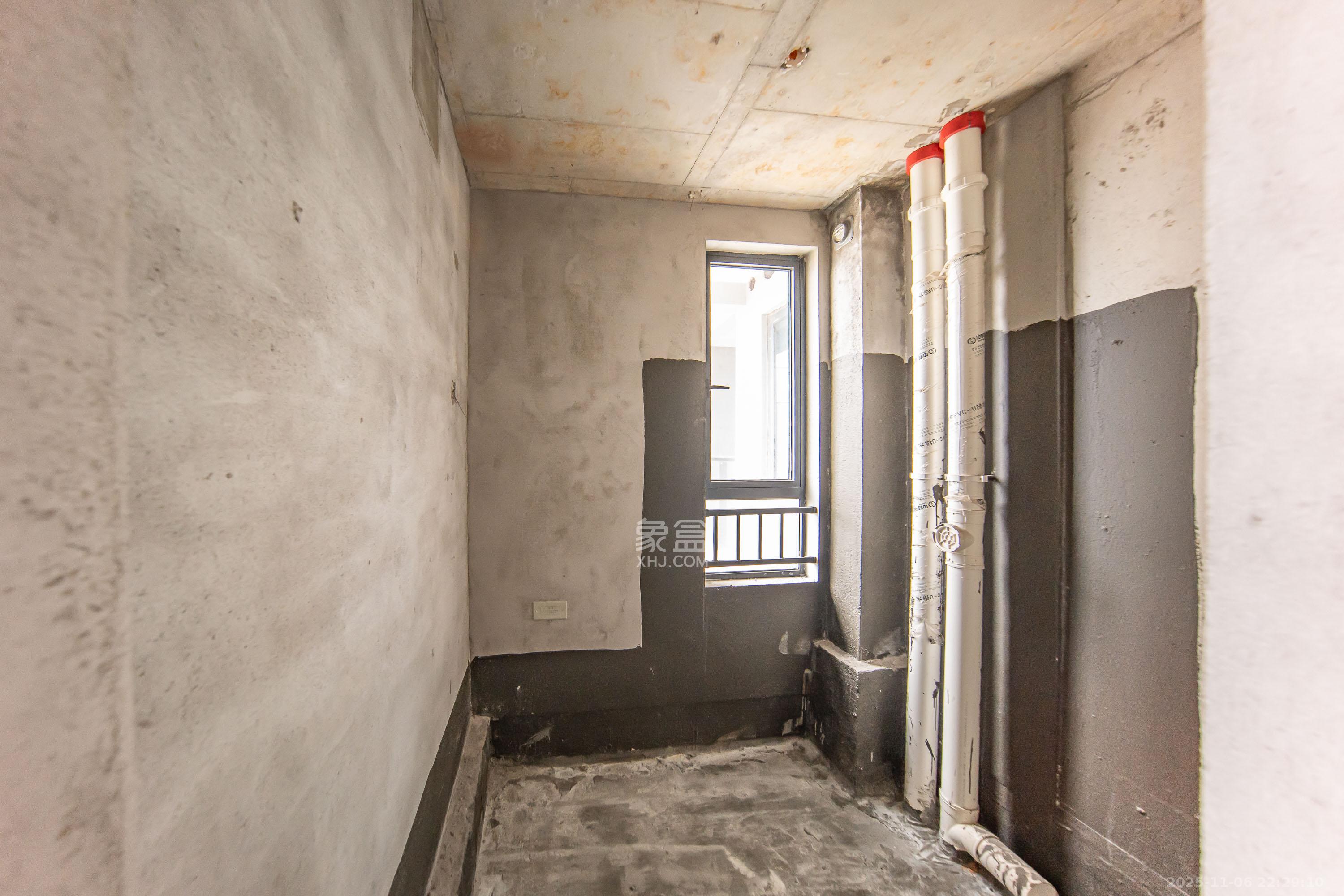 梦想麓隐桐溪  5室2厅3卫    368.0万卫生间