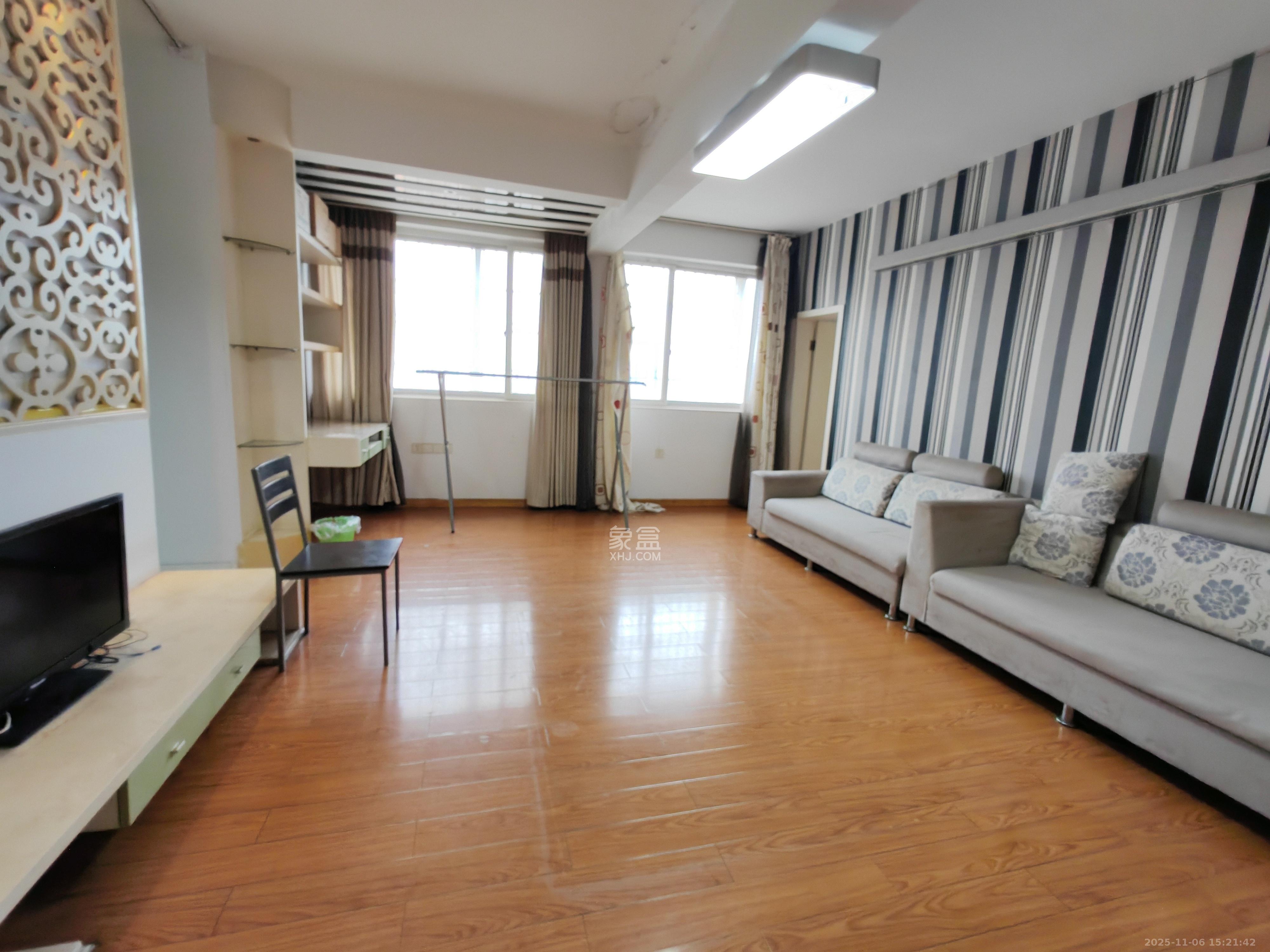 建鸿达现代公寓  2室1厅1卫    2300.0元/月