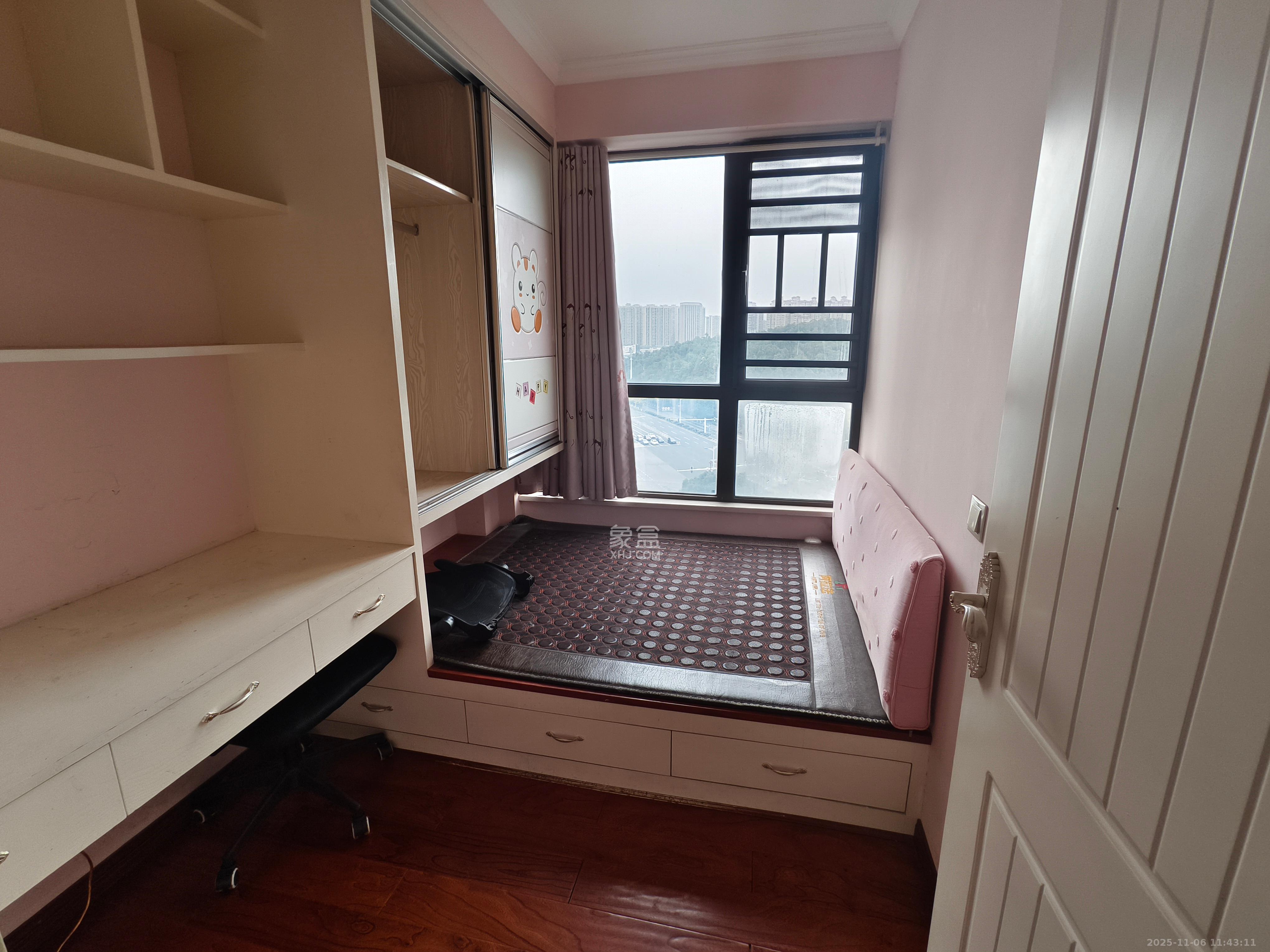 山语城三期  3室2厅2卫    2300.0元/月室内图