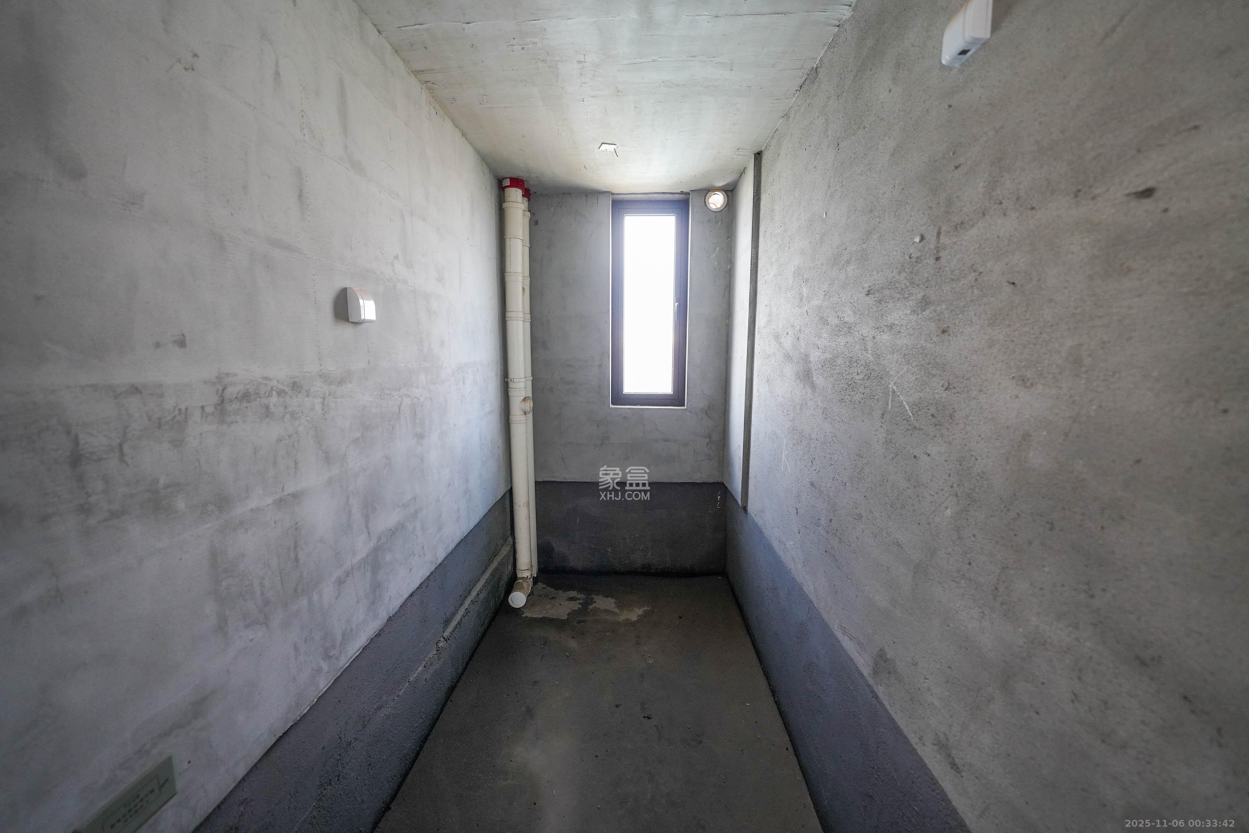 卢浮原著 4室2厅2卫 100.0万 卢浮原著 4室2厅2卫 100.0万卫生间