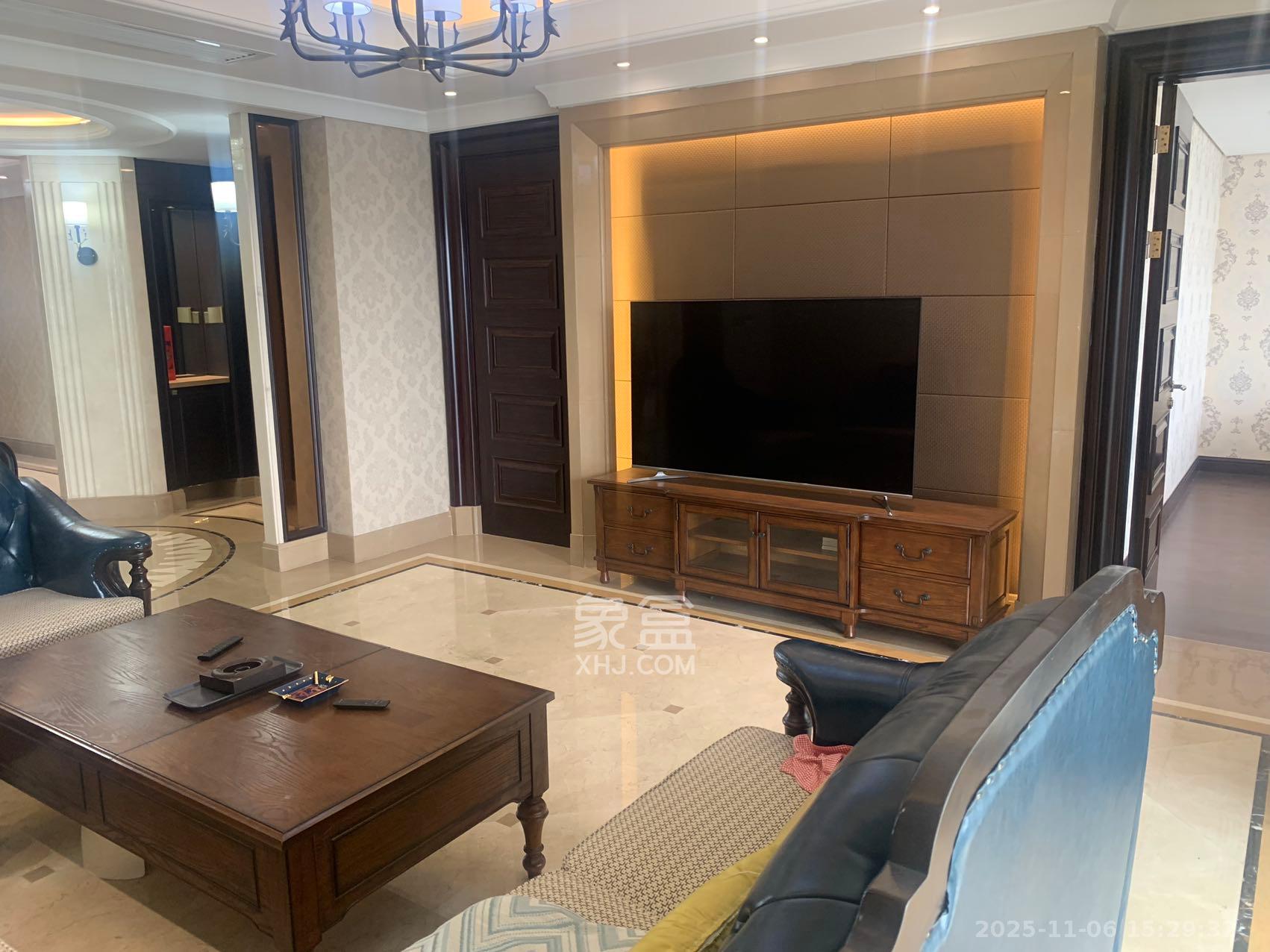 华远隆玺  3室2厅3卫    15000.0元/月室内图1