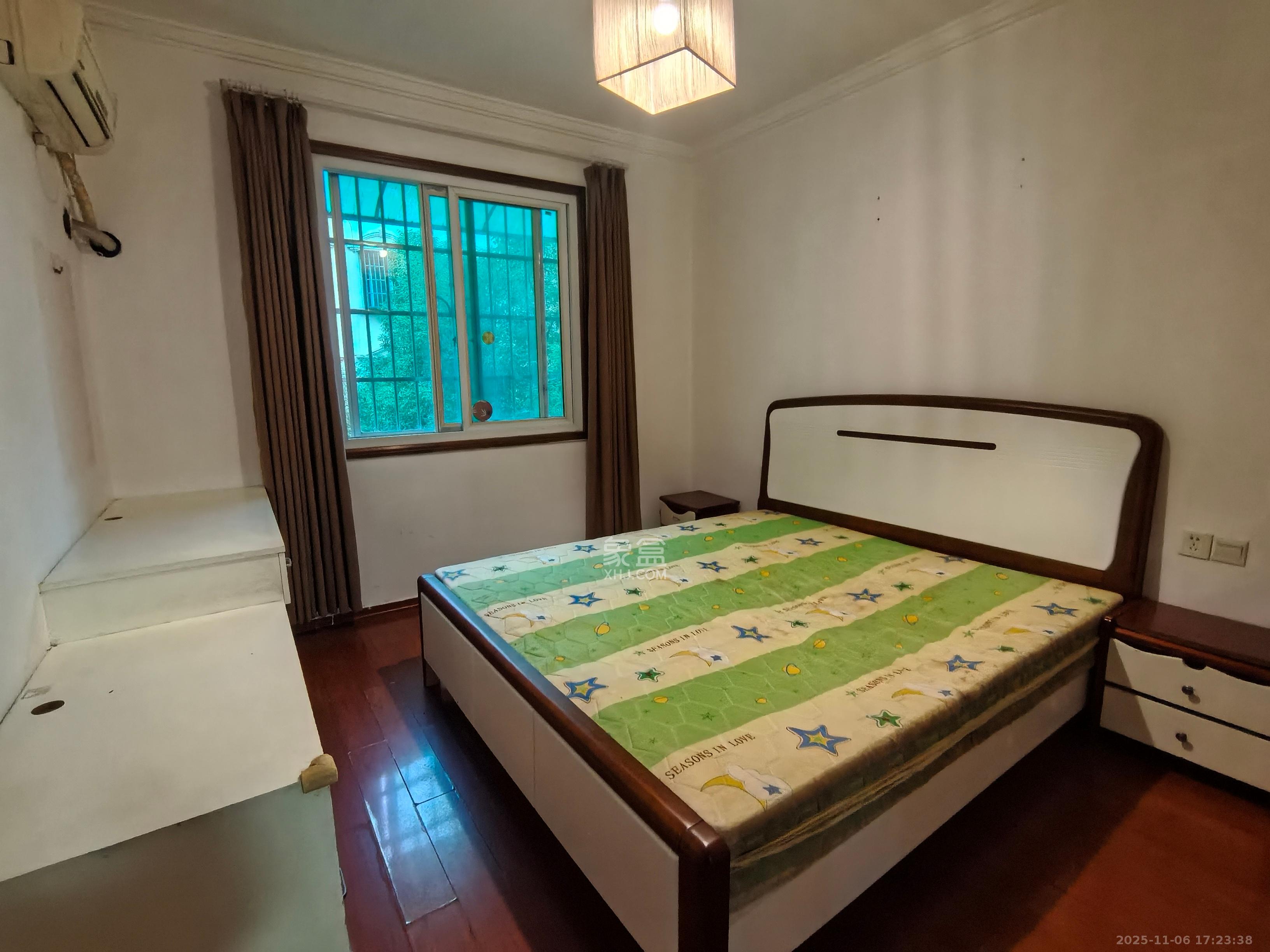 中南汽车世界 2室2厅1卫 1200.0元/月 中南汽车世界 2室2厅1卫 1200.0元/月室内图