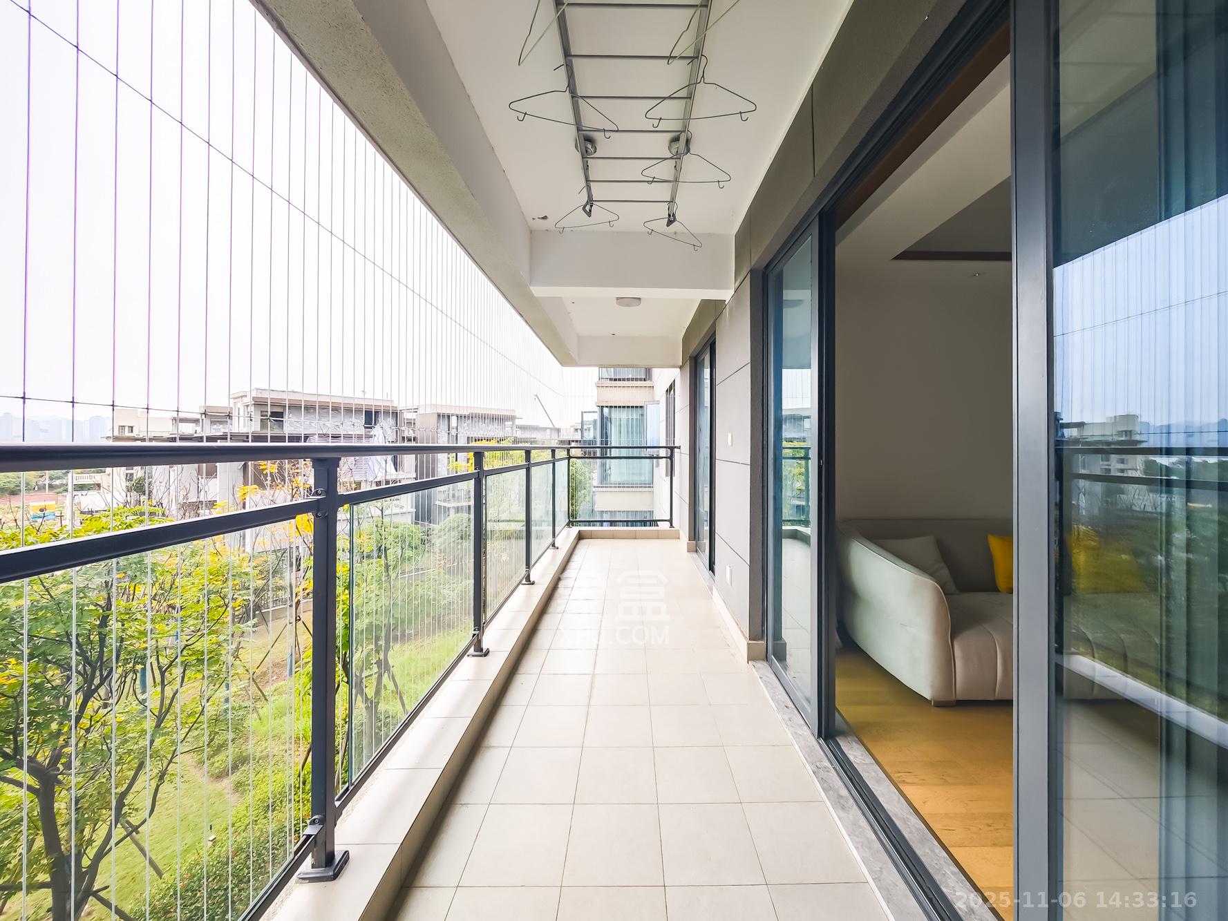 长沙万境潇湘  1室0厅0卫    118.0万阳台