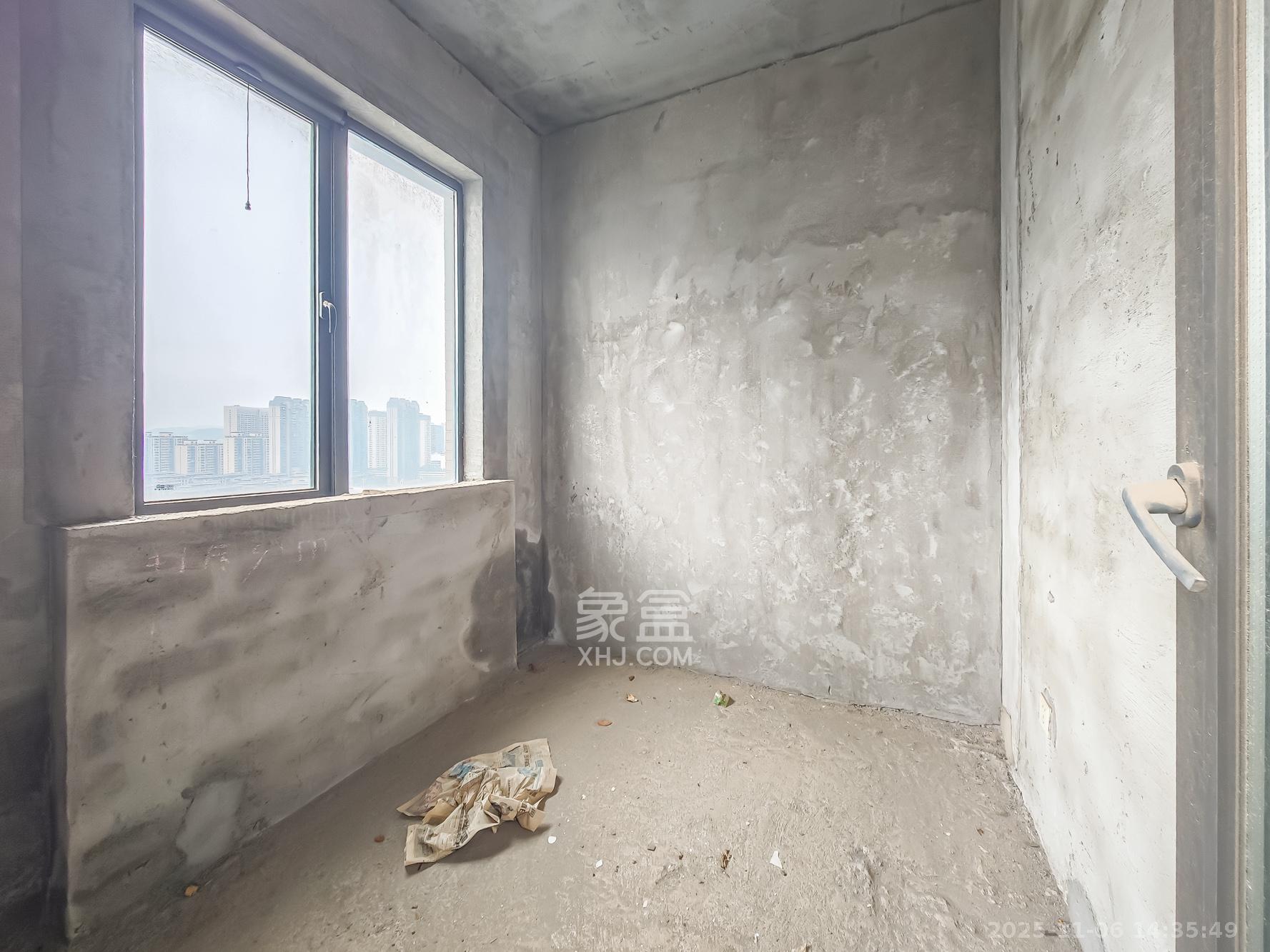 湘诚德峰小区C区  5室2厅2卫    115.0万其他