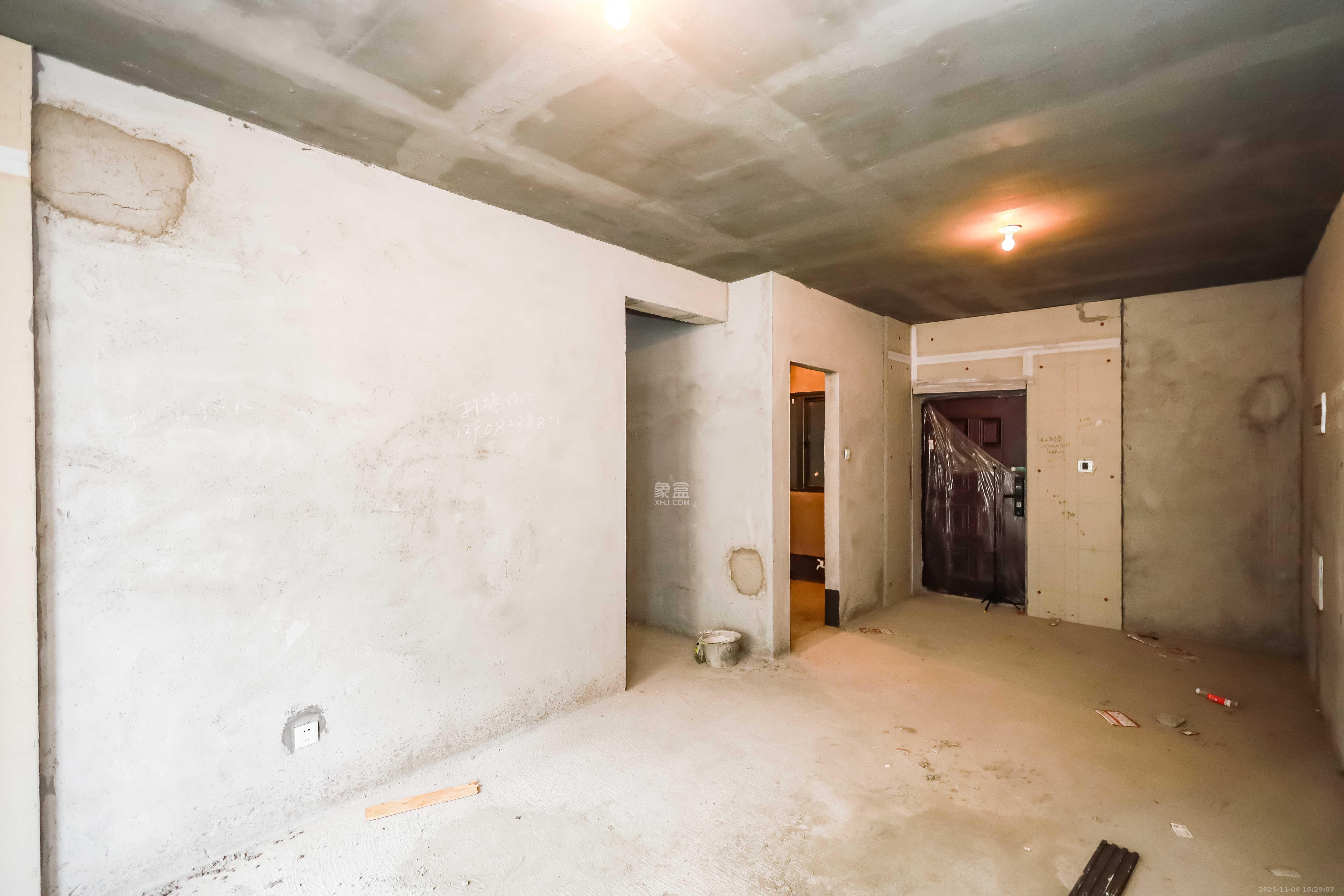 通号岭绣苑 3室2厅1卫 65.0万 通号岭绣苑 3室2厅1卫 65.0万客厅