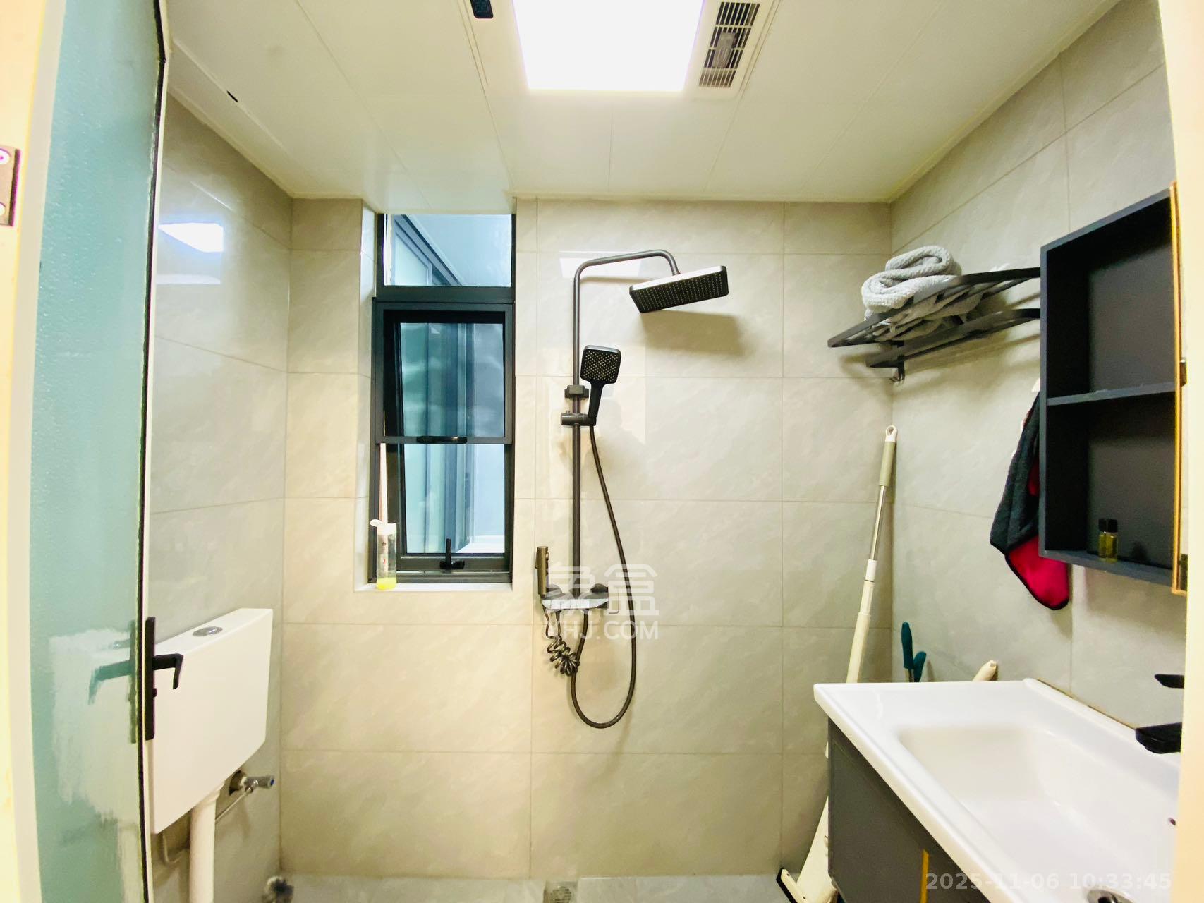 莲馨苑  2室1厅1卫    2000.0元/月室内图