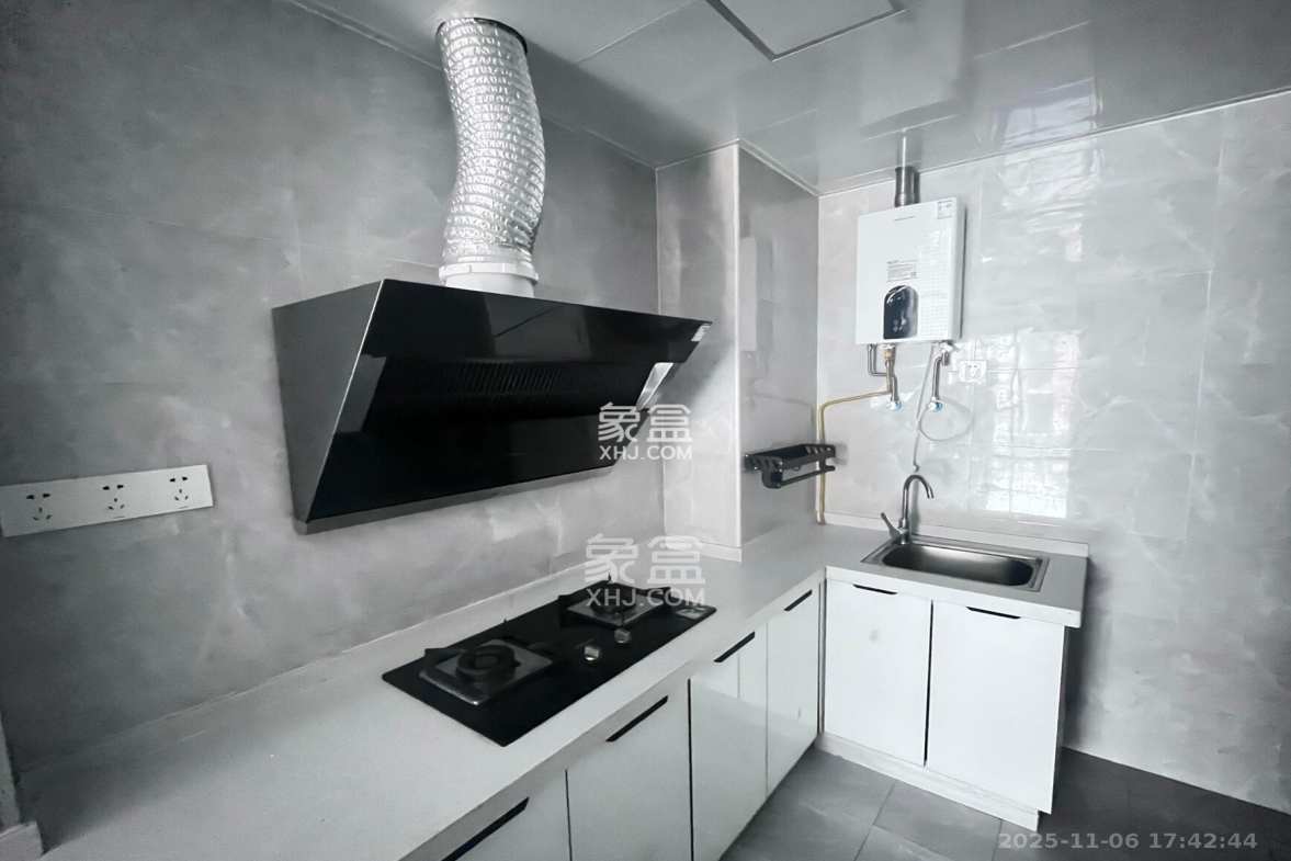 鑫远翡丽郡(鑫远翡丽雅苑) 4室2厅2卫 2800.0元/月 鑫远翡丽郡(鑫远翡丽雅苑) 4室2厅2卫 2800.0元/月室内图