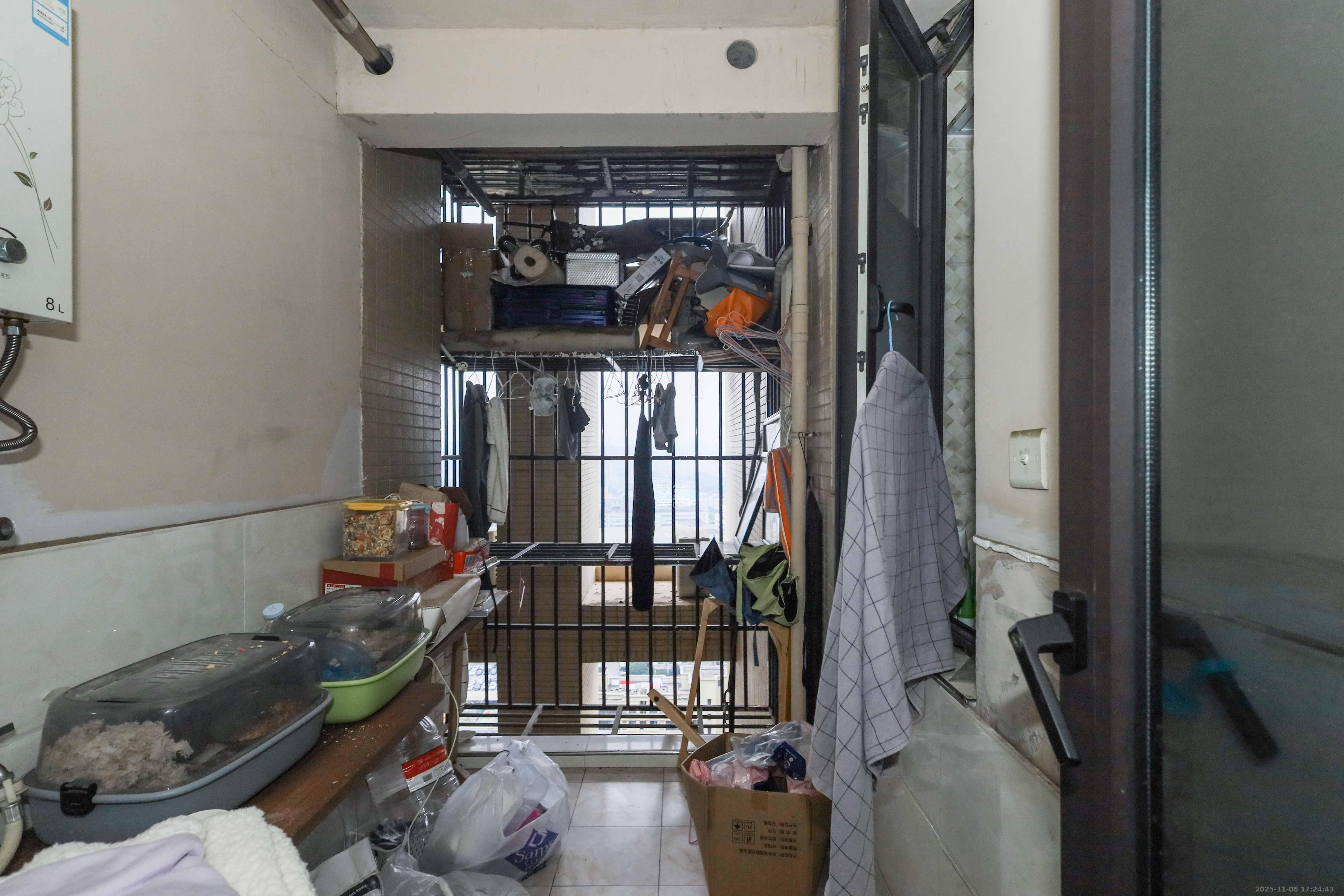 保利麓谷林语F区  3室2厅1卫    79.8万厨房