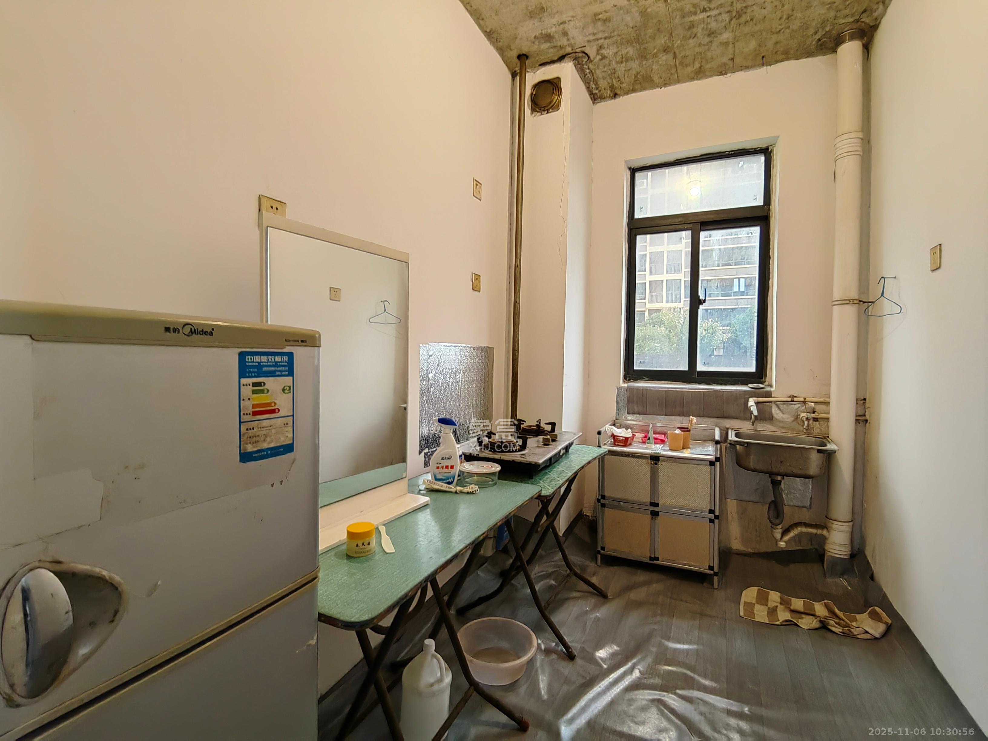 东岸城邦  3室2厅1卫    1500.0元/月室内图