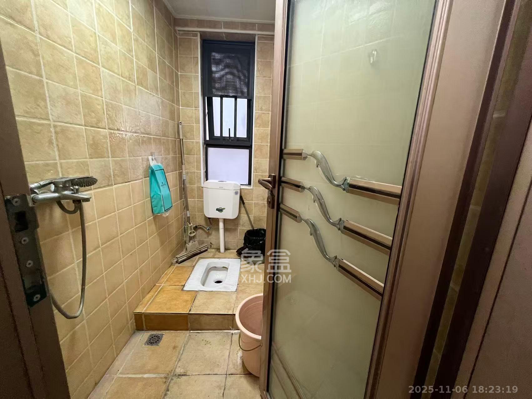 京武浪琴山一、二期  2室1厅1卫    3200.0元/月室内图