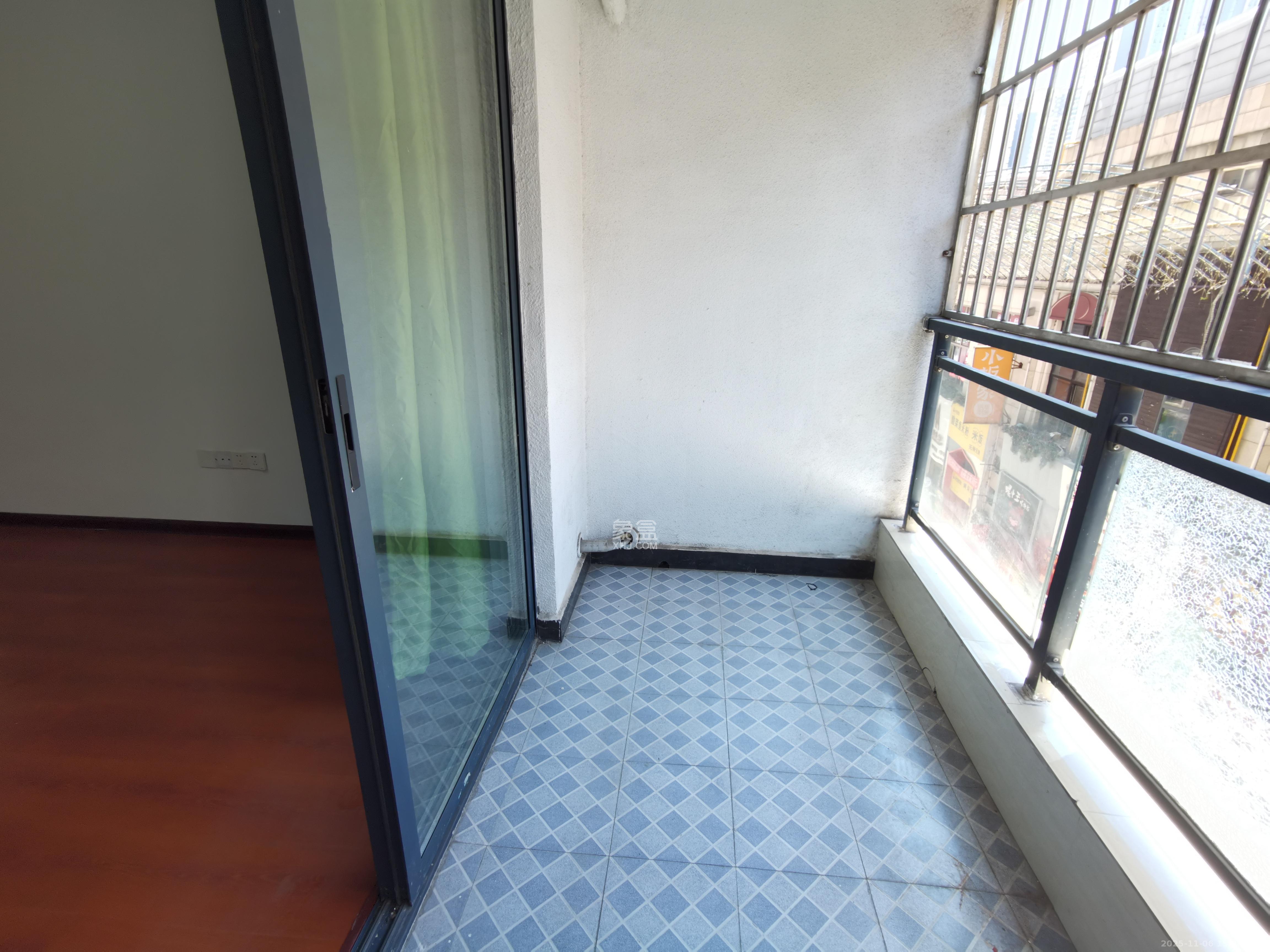 奥克斯广场 3室2厅1卫 3000.0元/月 奥克斯广场 3室2厅1卫 3000.0元/月室内图