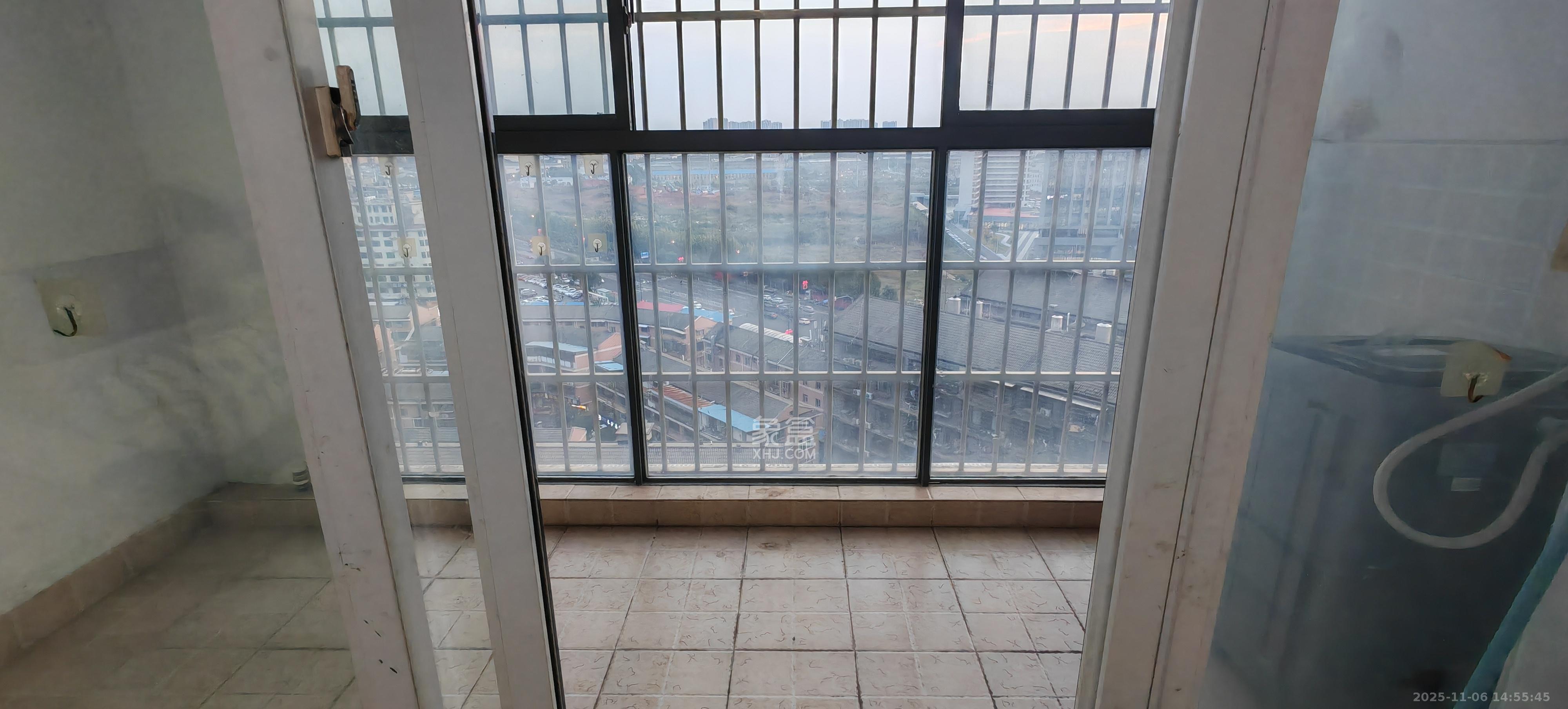 领东汇  2室2厅1卫    1800.0元/月室内图