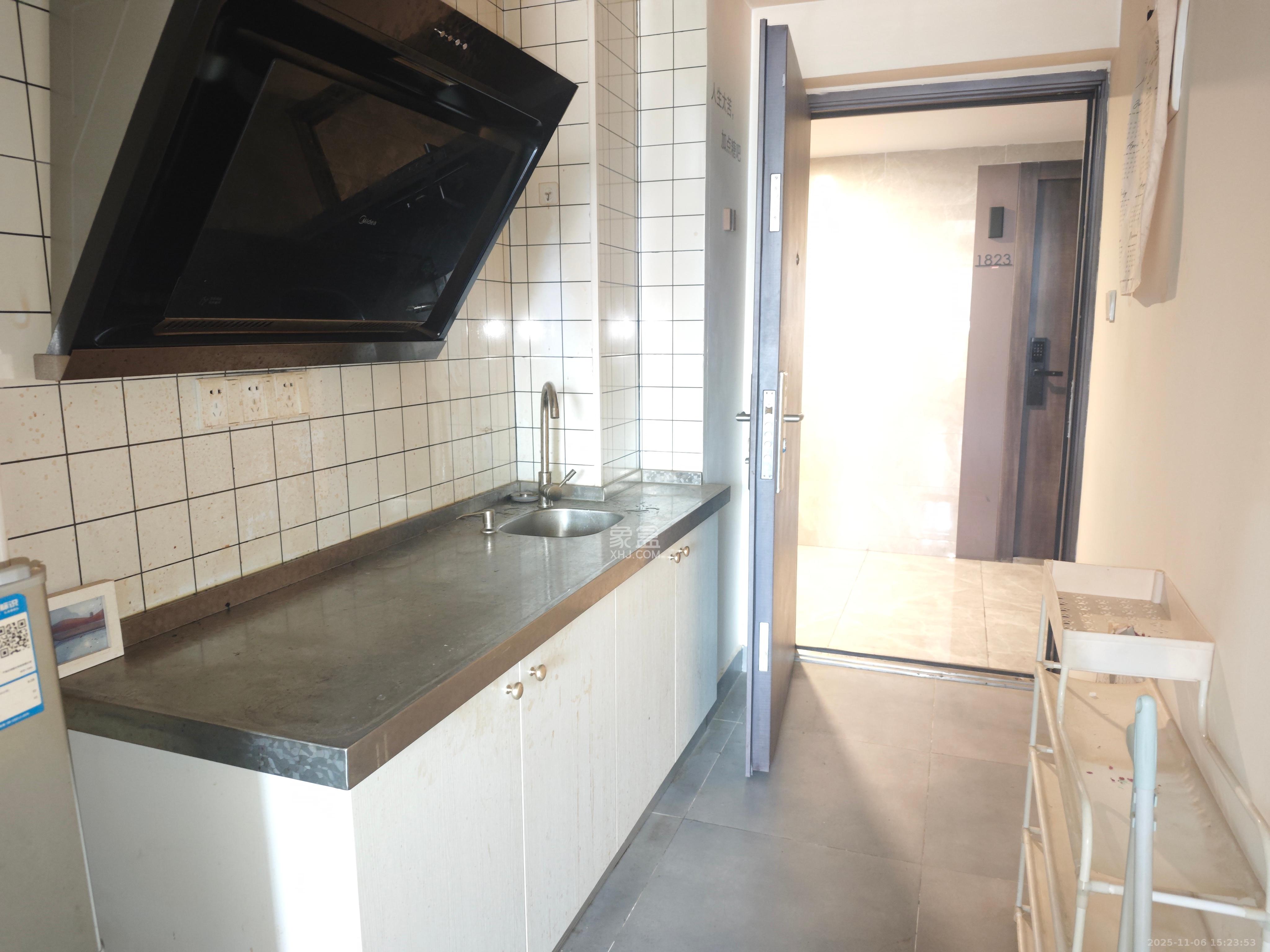 龙湖湘江星座（祺鑫星座公寓）  1室1厅1卫    1300.0元/月