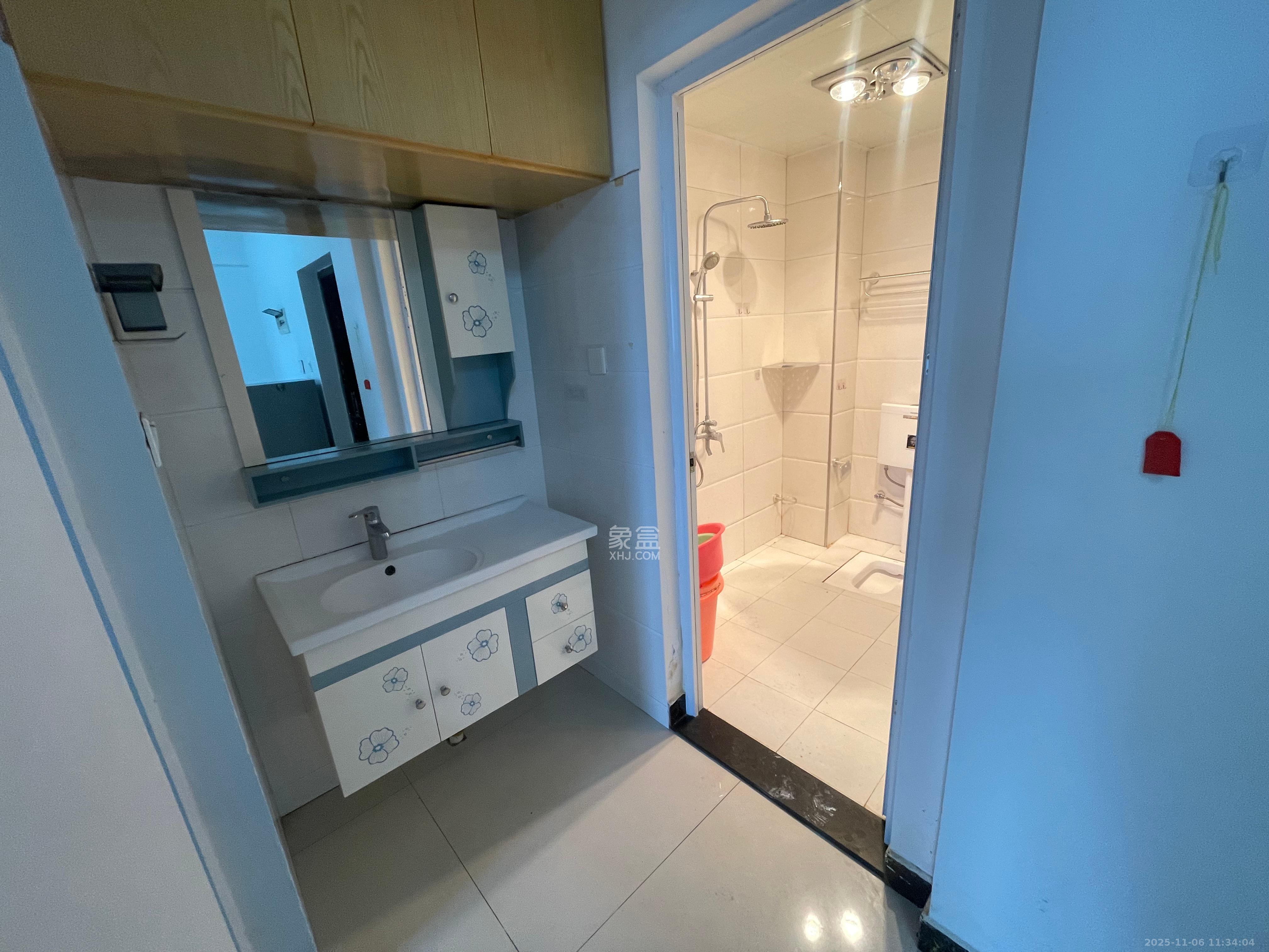 地华梅溪湖畔  1室1厅1卫    1600.0元/月室内图