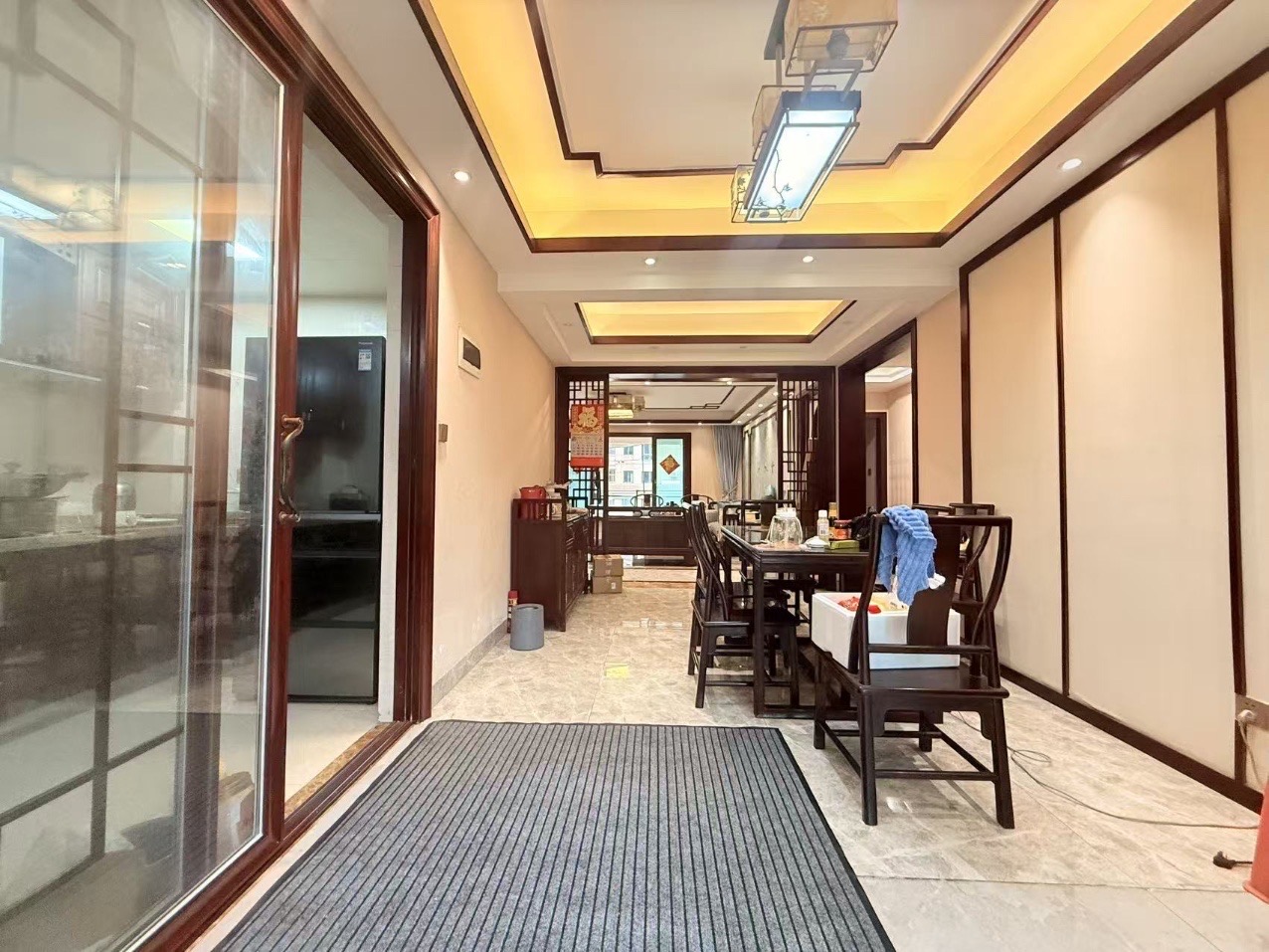 海岛国际名城  5室2厅2卫    300.0万客厅