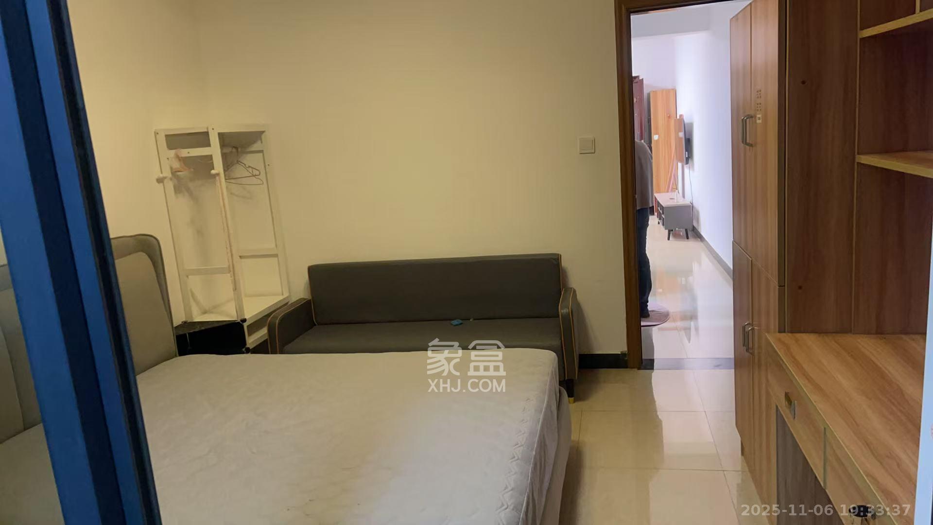 上峰苑（兰亭玥岛）  1室2厅1卫    1800.0元/月室内图