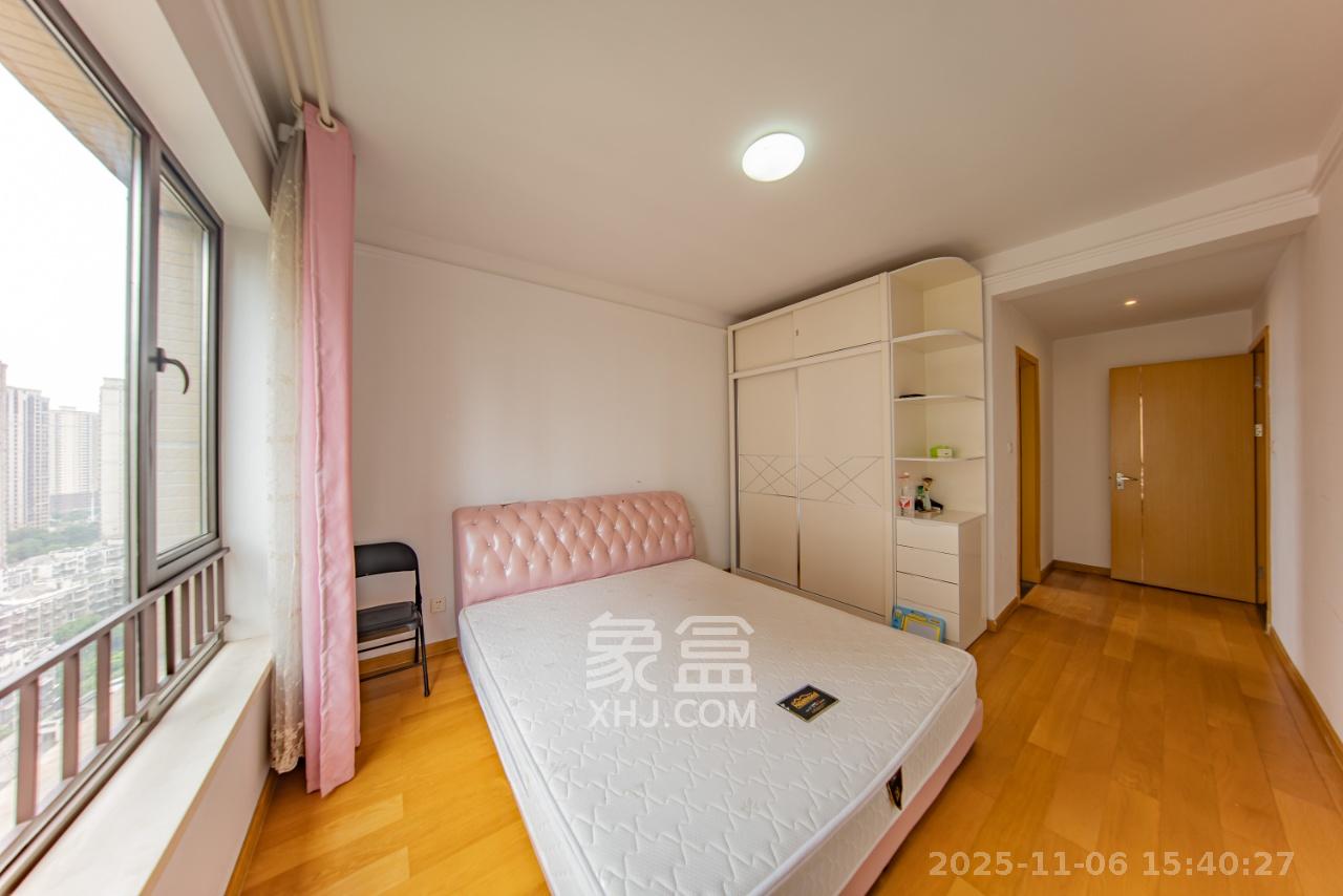 中海国际三期  3室2厅2卫    2100.0元/月室内图