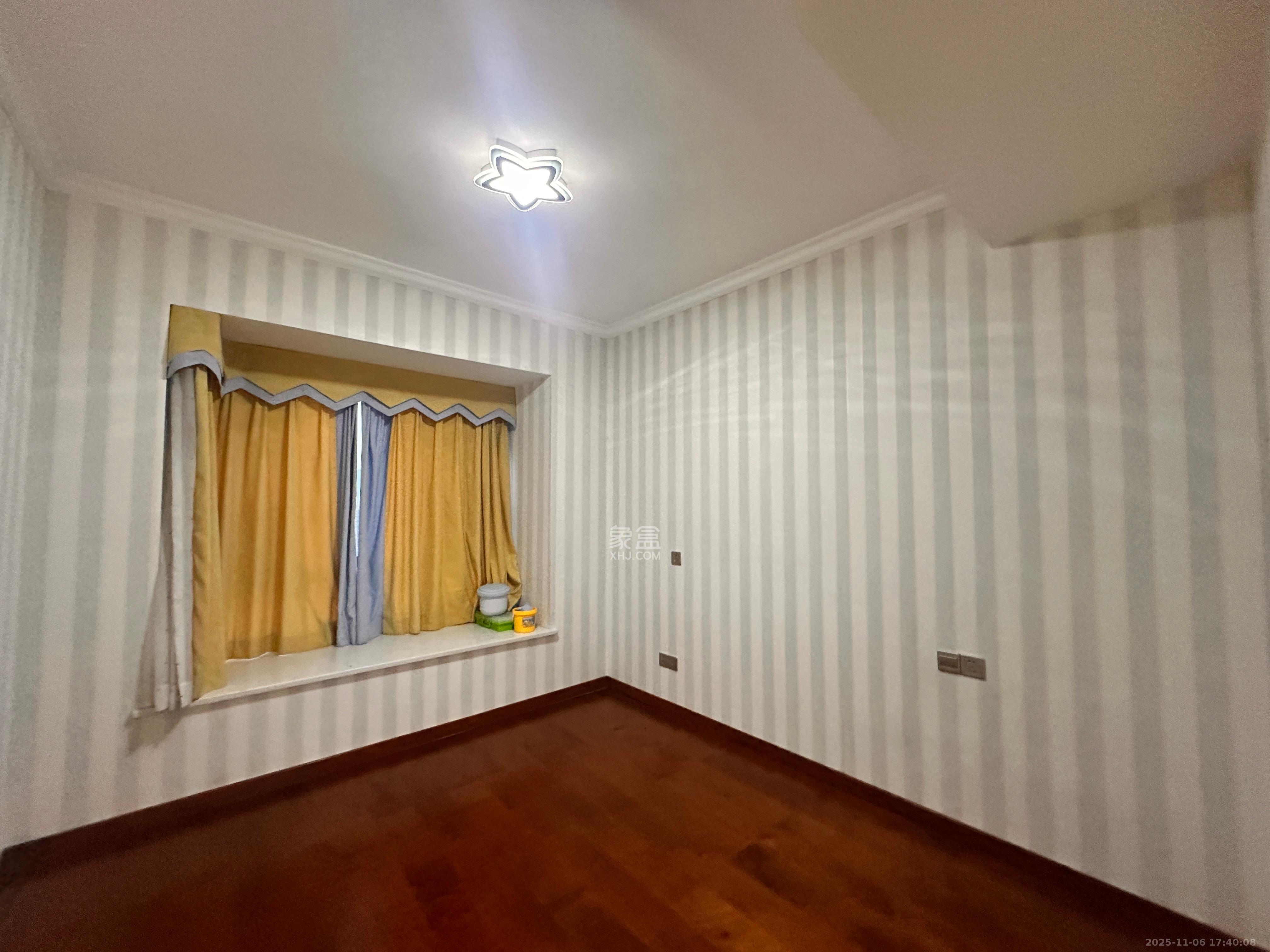 荣悦台 3室2厅2卫 6000.0元/月 荣悦台 3室2厅2卫 6000.0元/月室内图