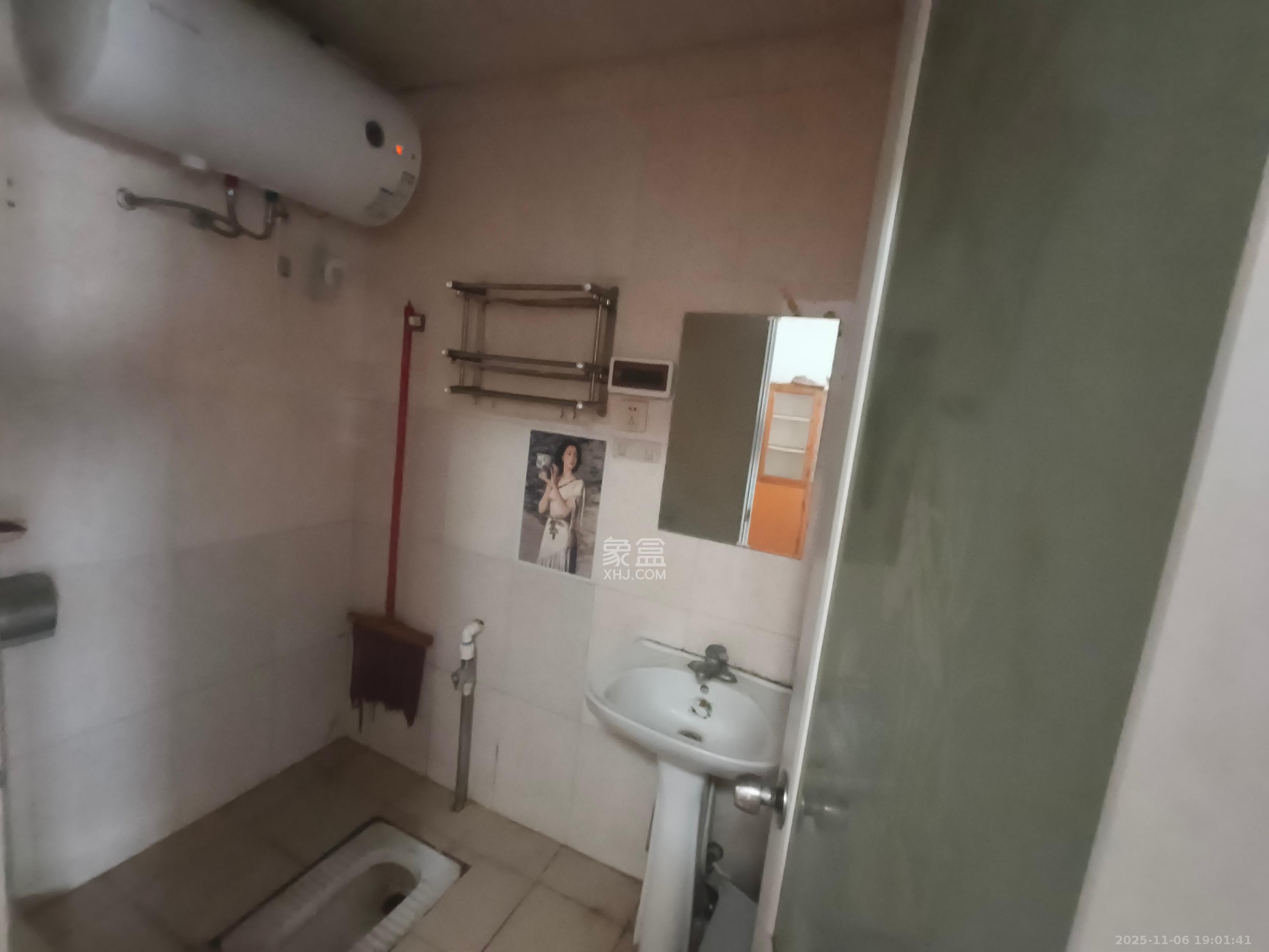 枫华府第  1室1厅1卫    900.0元/月室内图