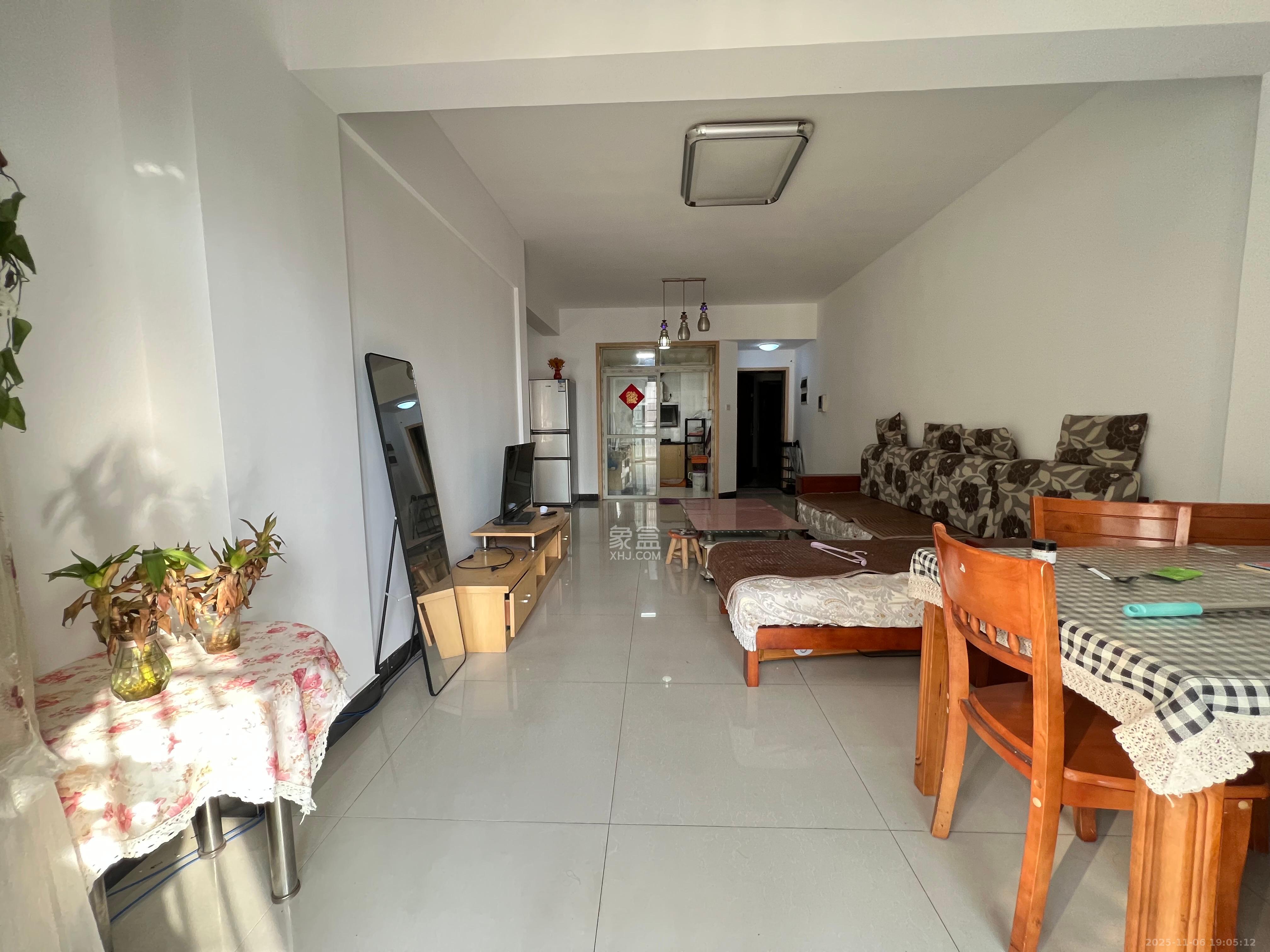 上河国际C区 3室1厅1卫 2500.0元/月 上河国际C区 3室1厅1卫 2500.0元/月室内图