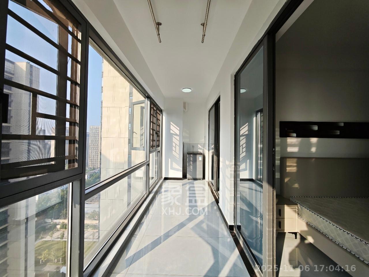 卓越伊景苑  3室2厅2卫    2700.0元/月室内图