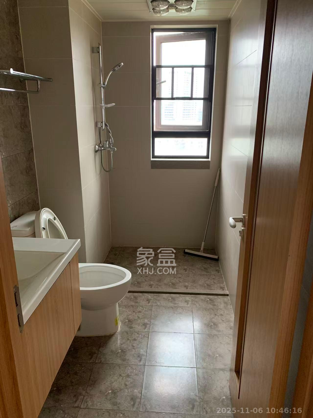 万科金域蓝湾 4室2厅2卫 3000.0元/月 万科金域蓝湾 4室2厅2卫 3000.0元/月室内图