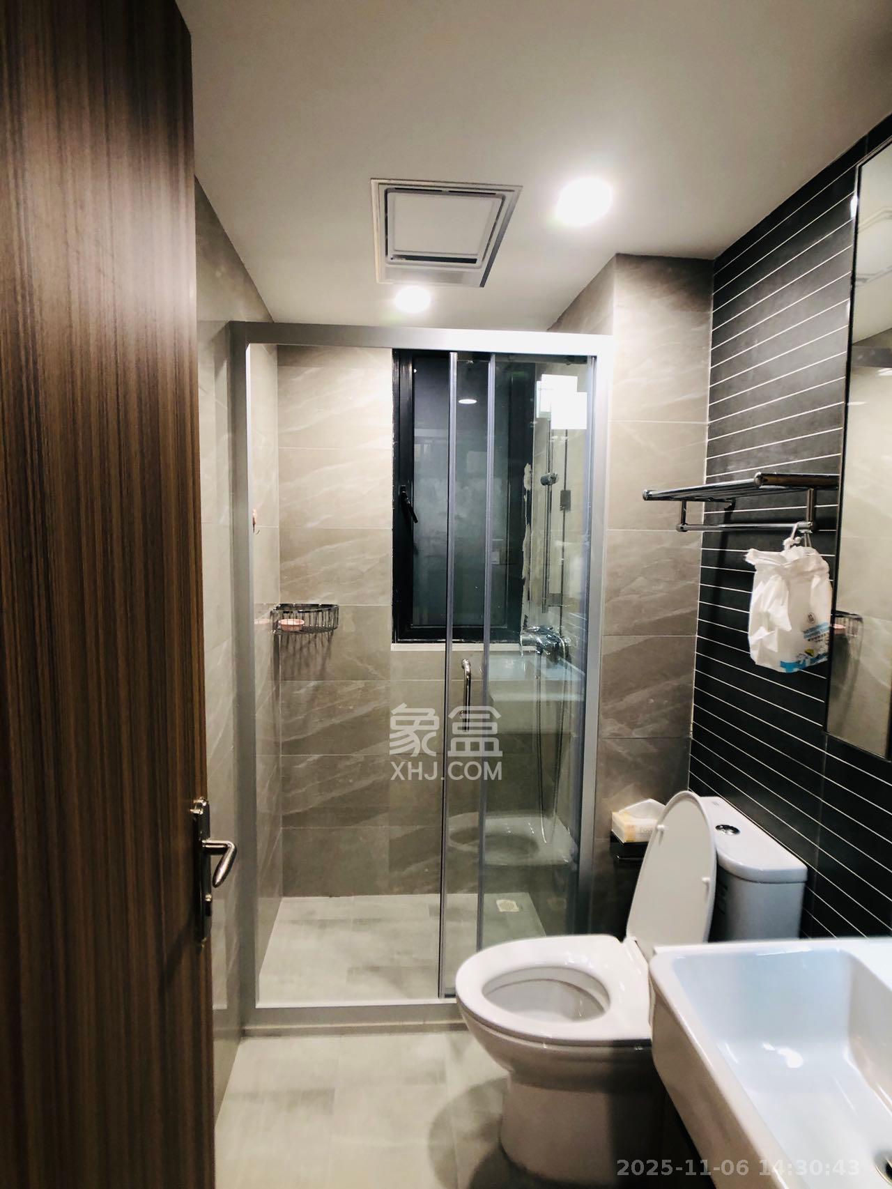 华远碧桂园海蓝城  3室2厅2卫    2300.0元/月室内图