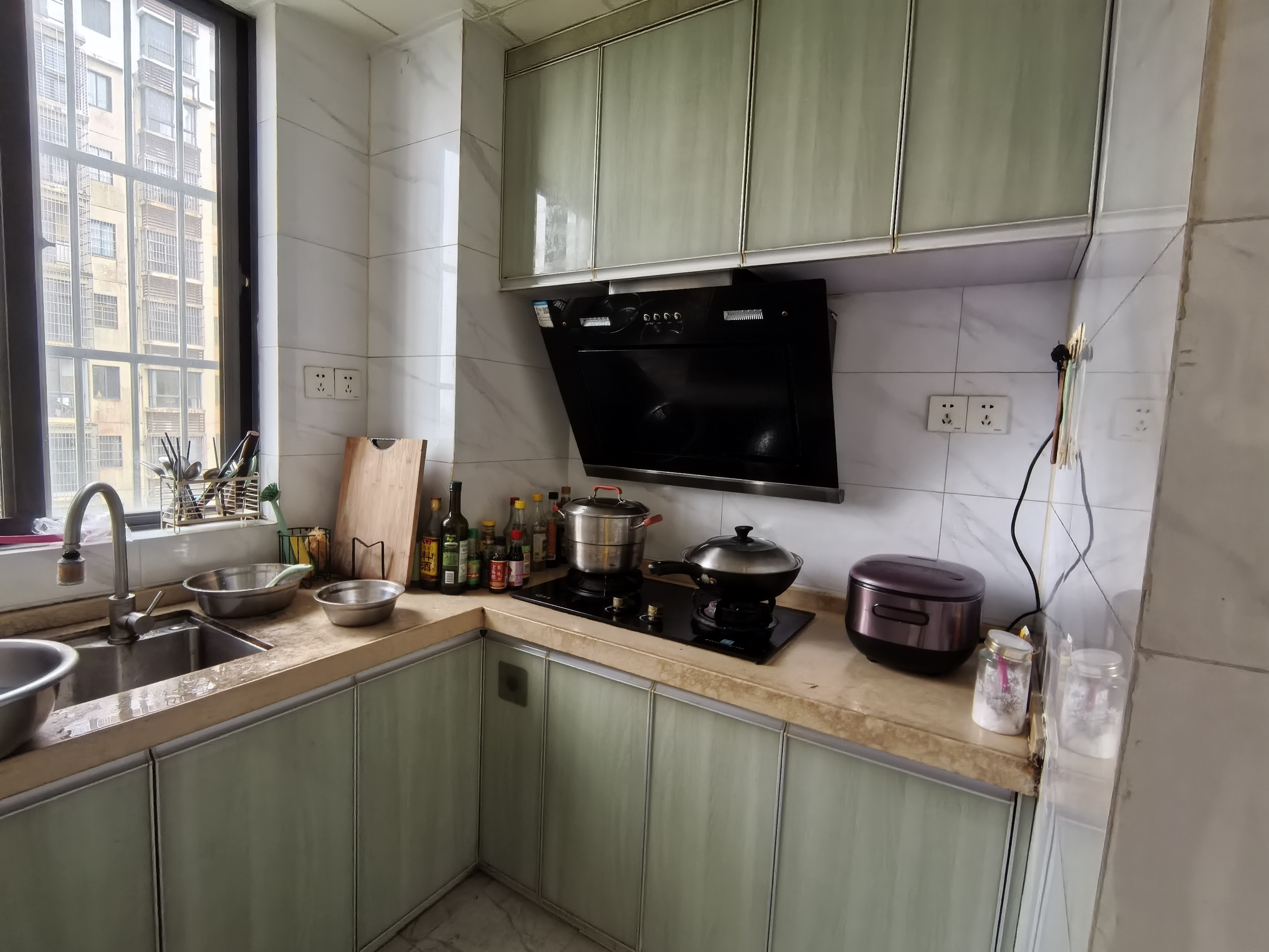 南国中心（琼山区椰航路）  2室2厅1卫    2100.0元/月室内图