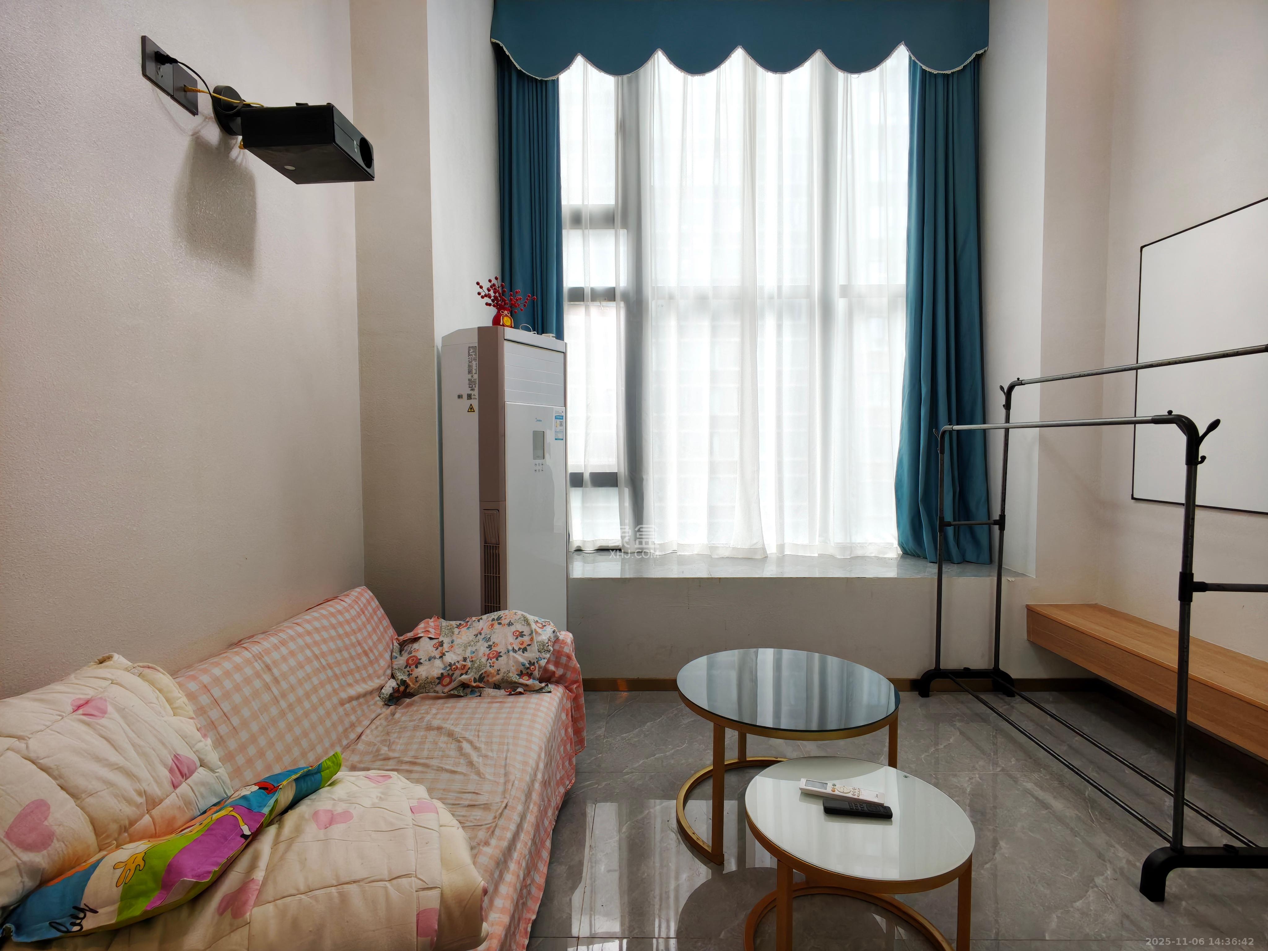 龙湖铂金岛  1室1厅1卫    2000.0元/月