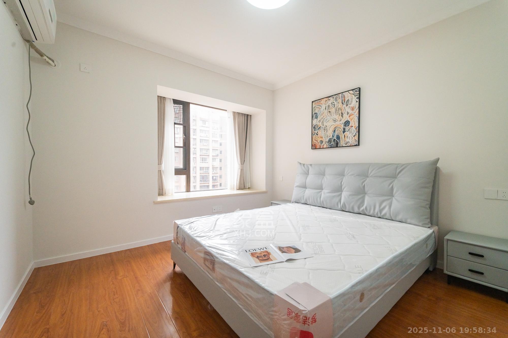 华润凤凰城三期 3室2厅1卫 99.8万 华润凤凰城三期 3室2厅1卫 99.8万卧室